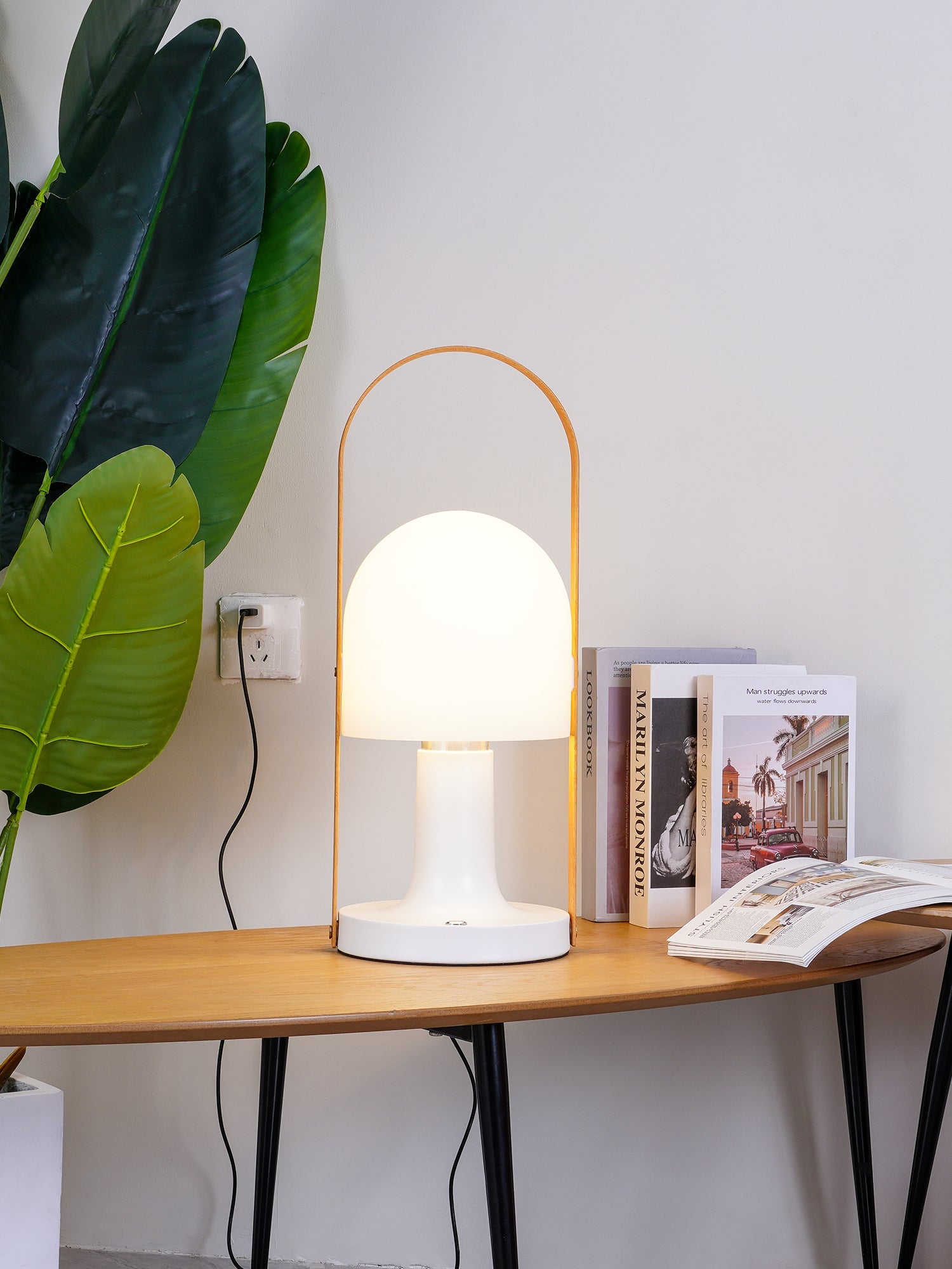 Follow Me Table Lamp - Blowlighting