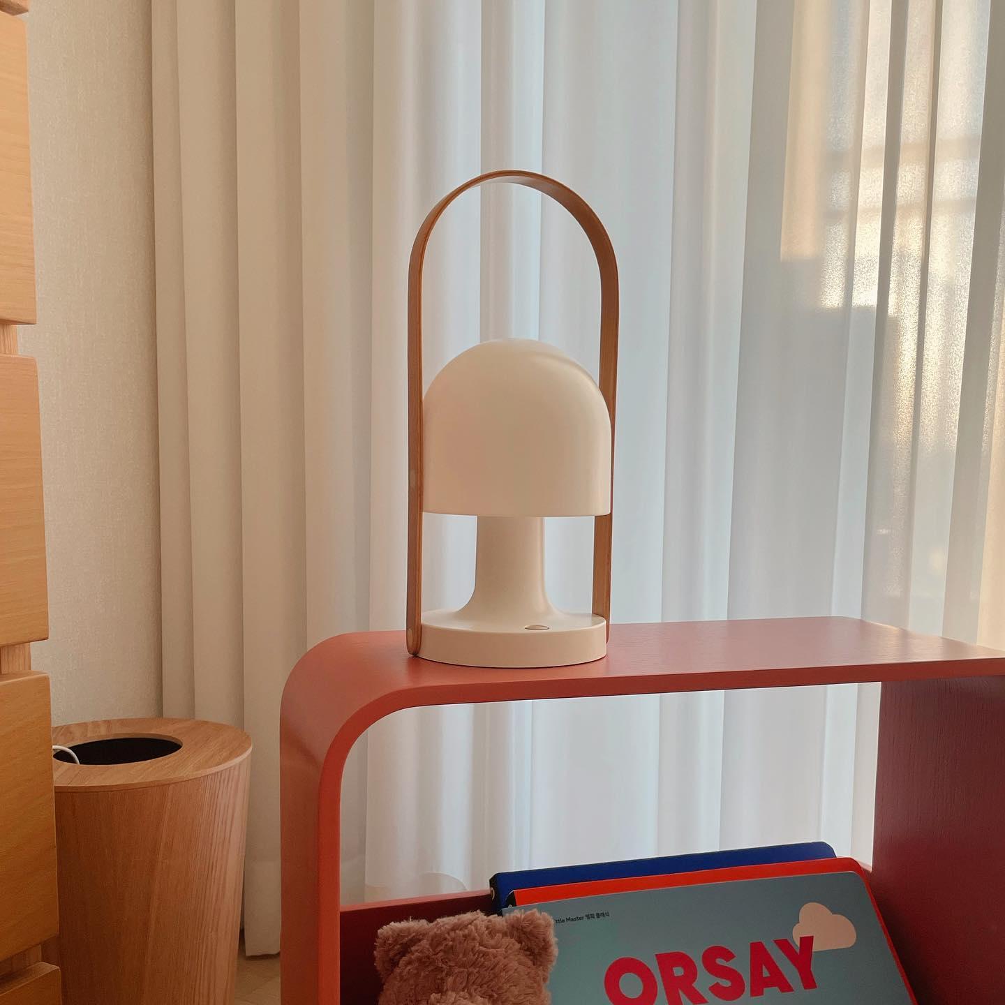 Follow Me Table Lamp - Blowlighting