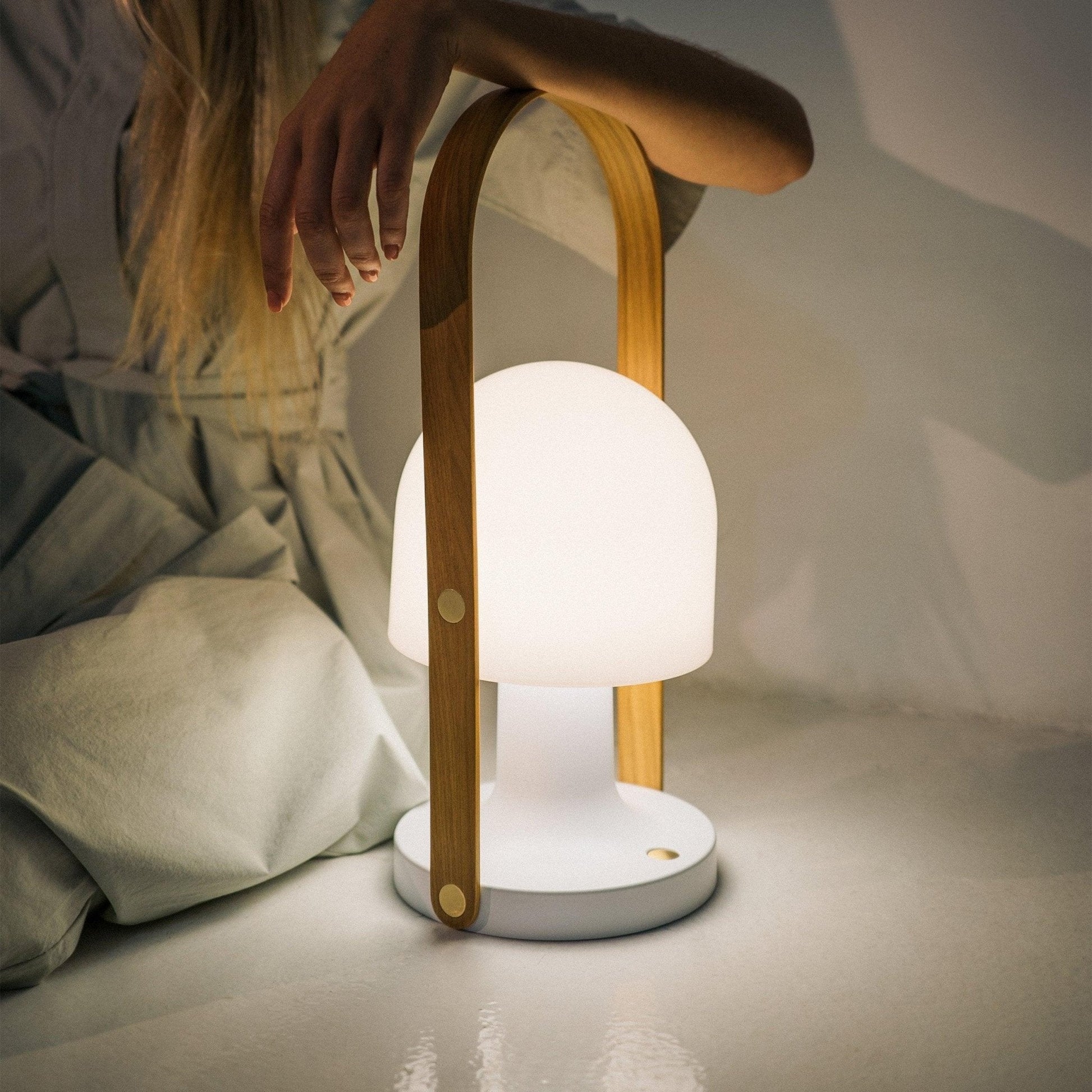 Follow Me Table Lamp - Blowlighting
