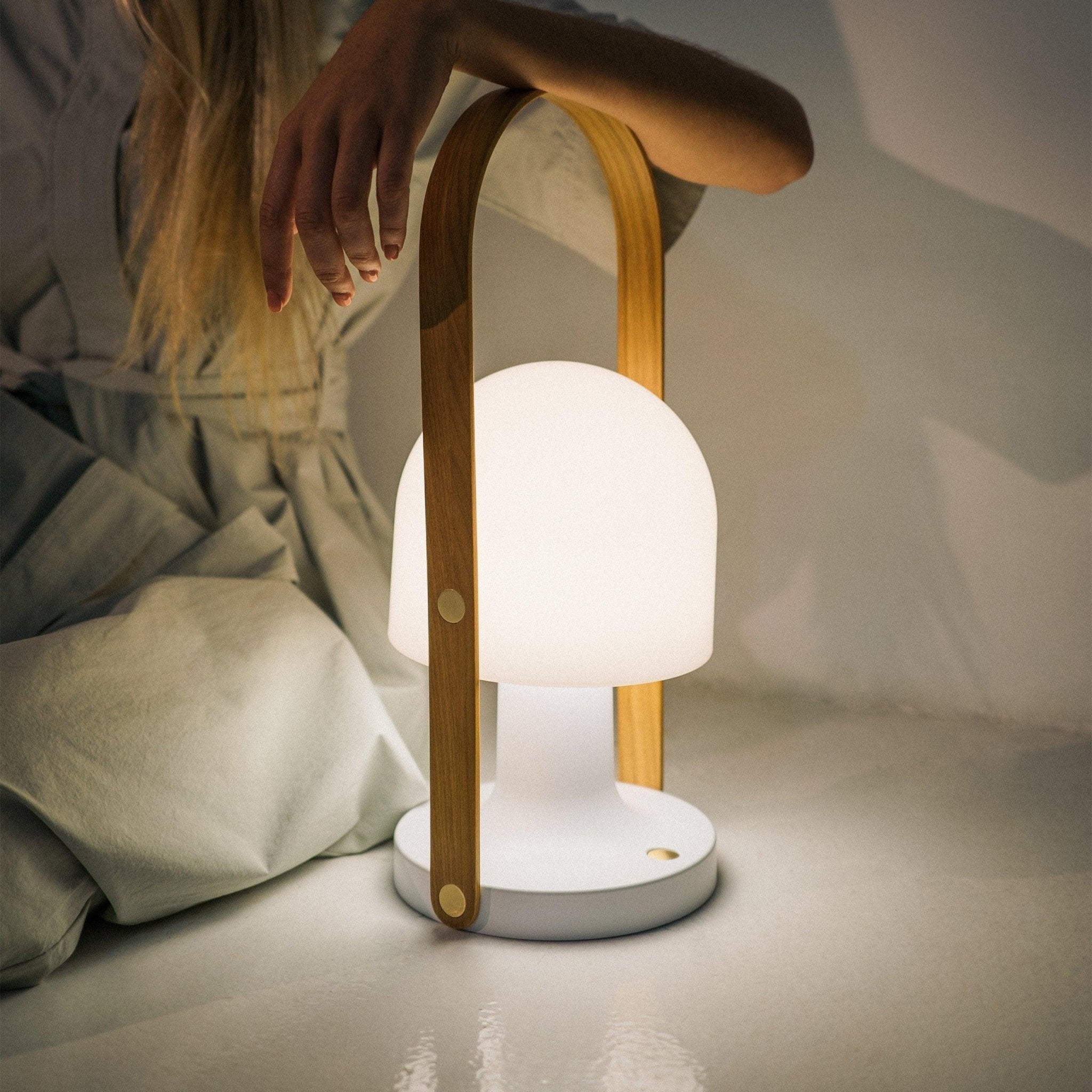 Follow Me Table Lamp - Blowlighting