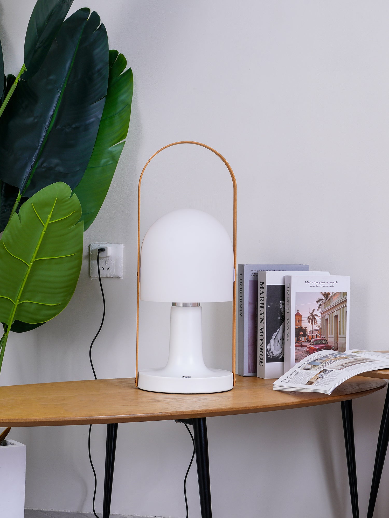 Follow Me Table Lamp - Blowlighting