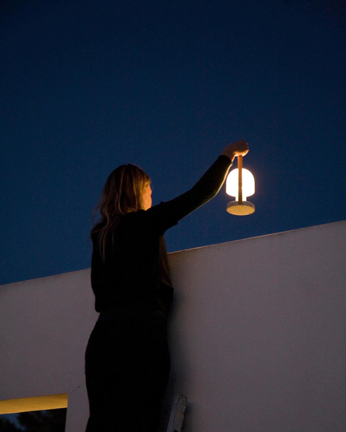 Follow Me Table Lamp - Blowlighting