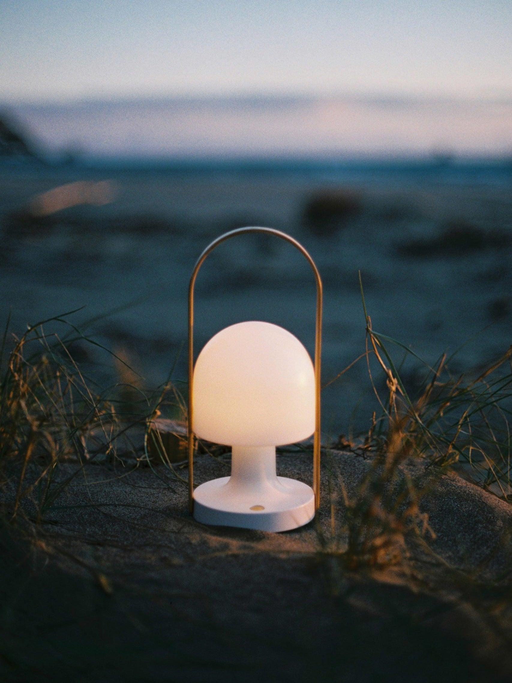 Follow Me Table Lamp - Blowlighting