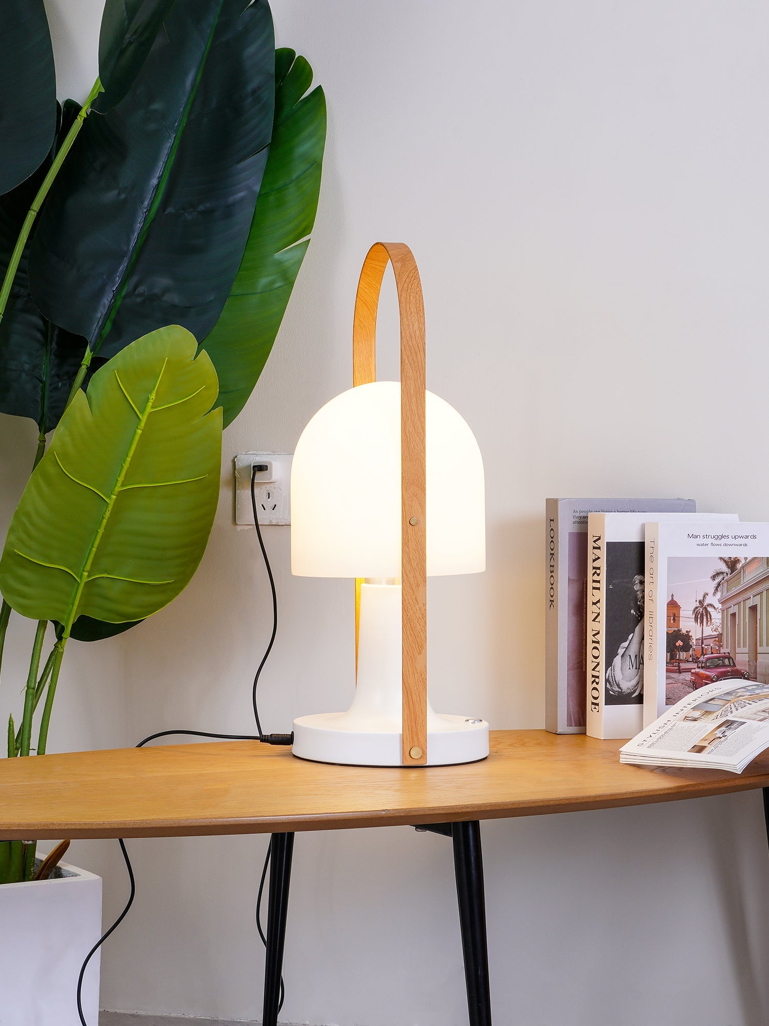 Follow Me Table Lamp - Blowlighting