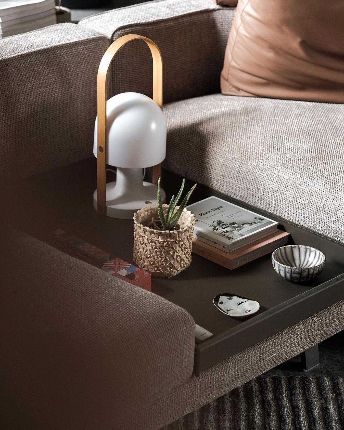 Follow Me Table Lamp - Blowlighting