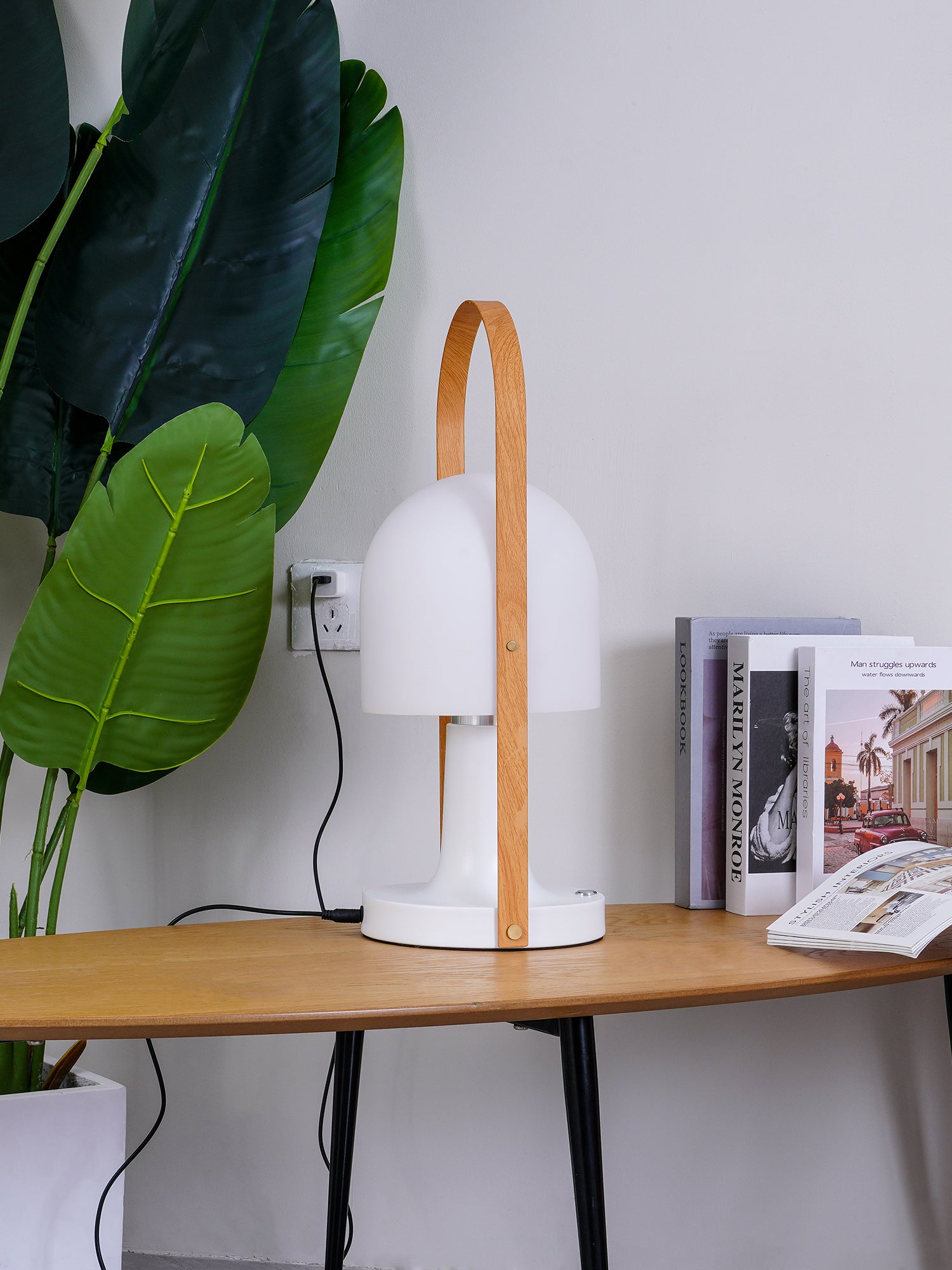 Follow Me Table Lamp - Blowlighting