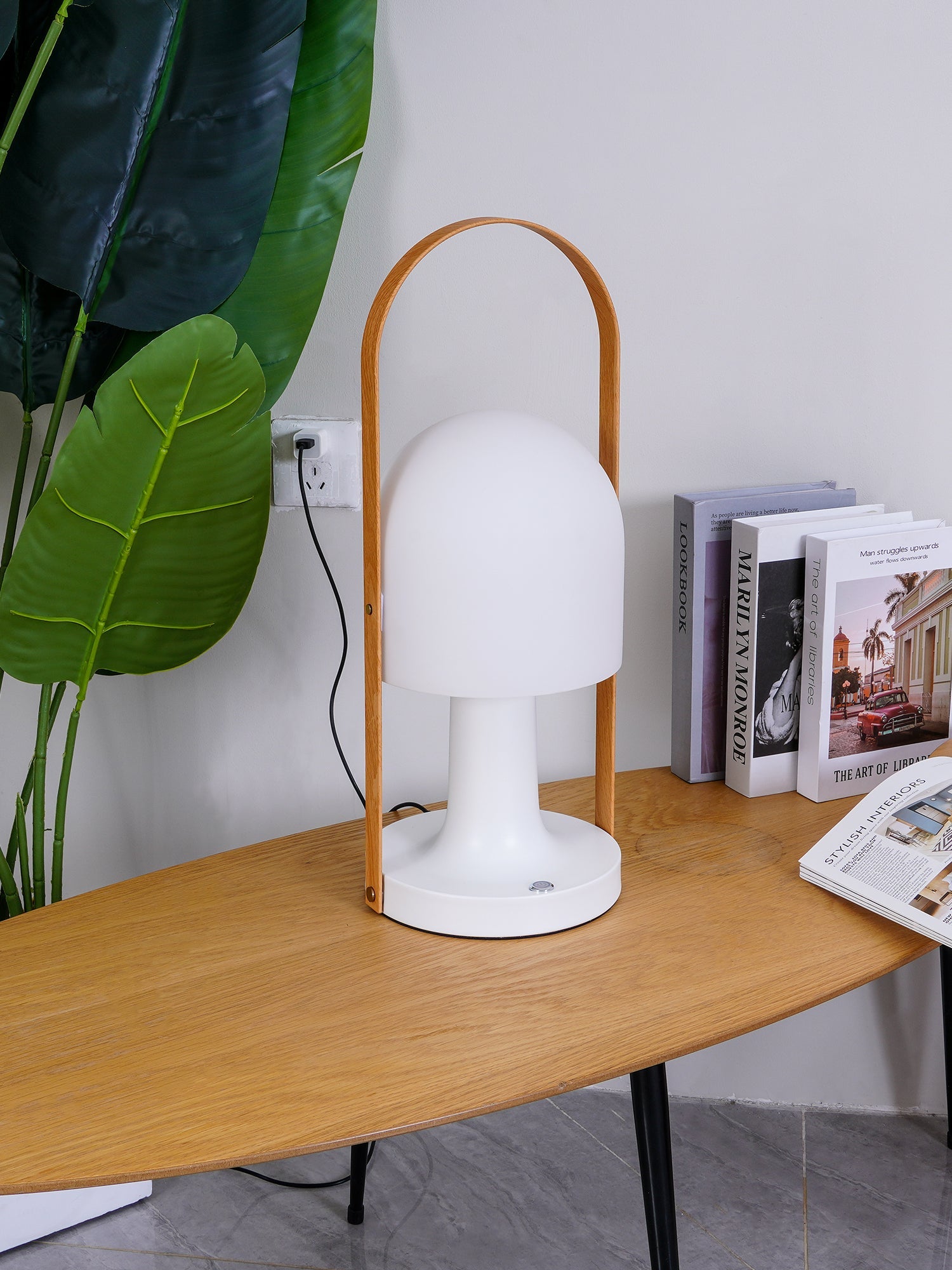 Follow Me Table Lamp - Blowlighting