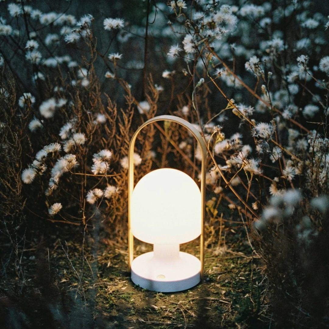 Follow Me Table Lamp - Blowlighting