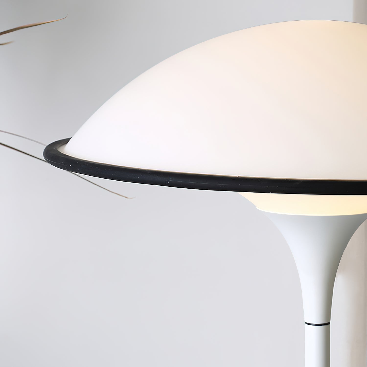 Fontana Floor Lamp - Blowlighting