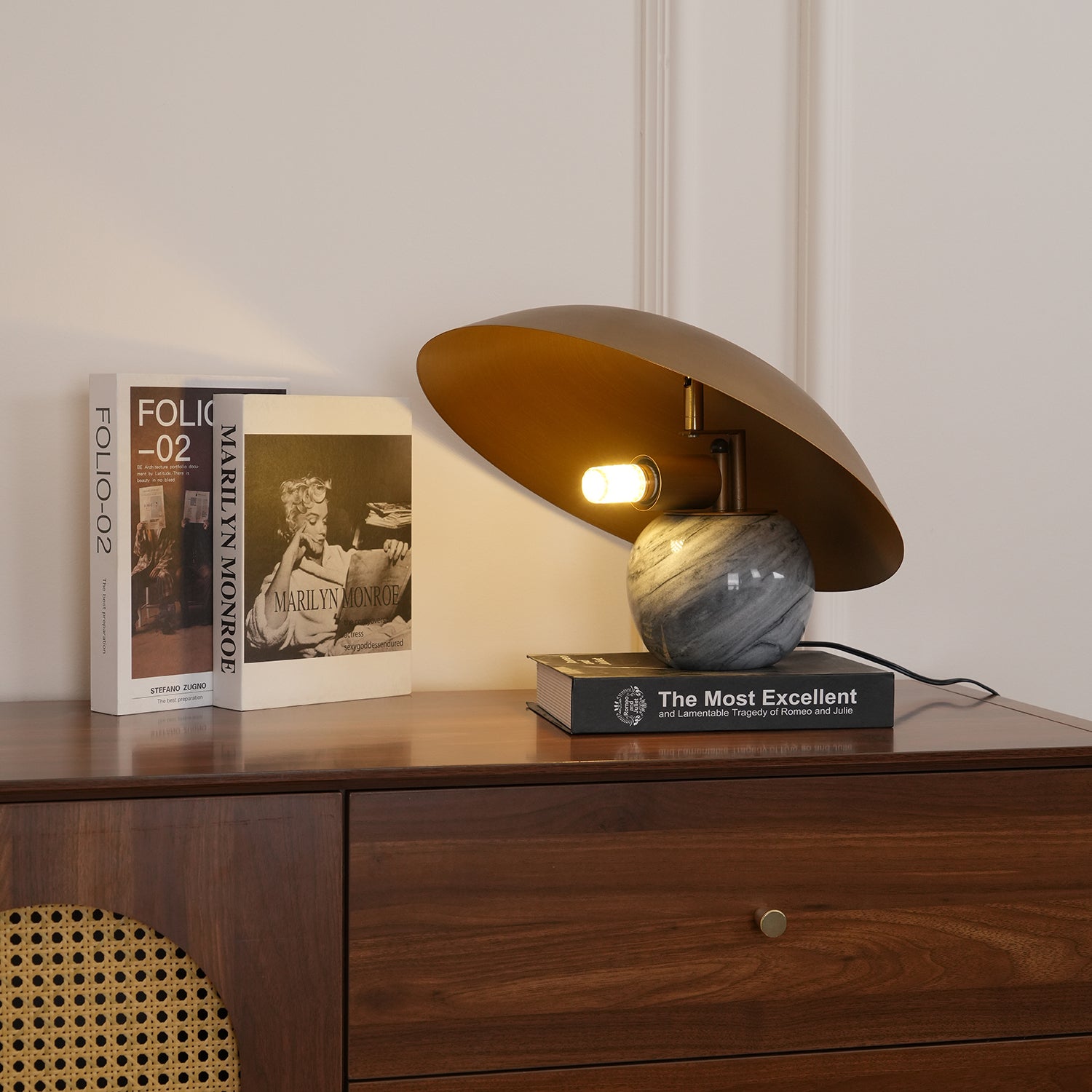 Formosa Marble Table Lamp - Blowlighting