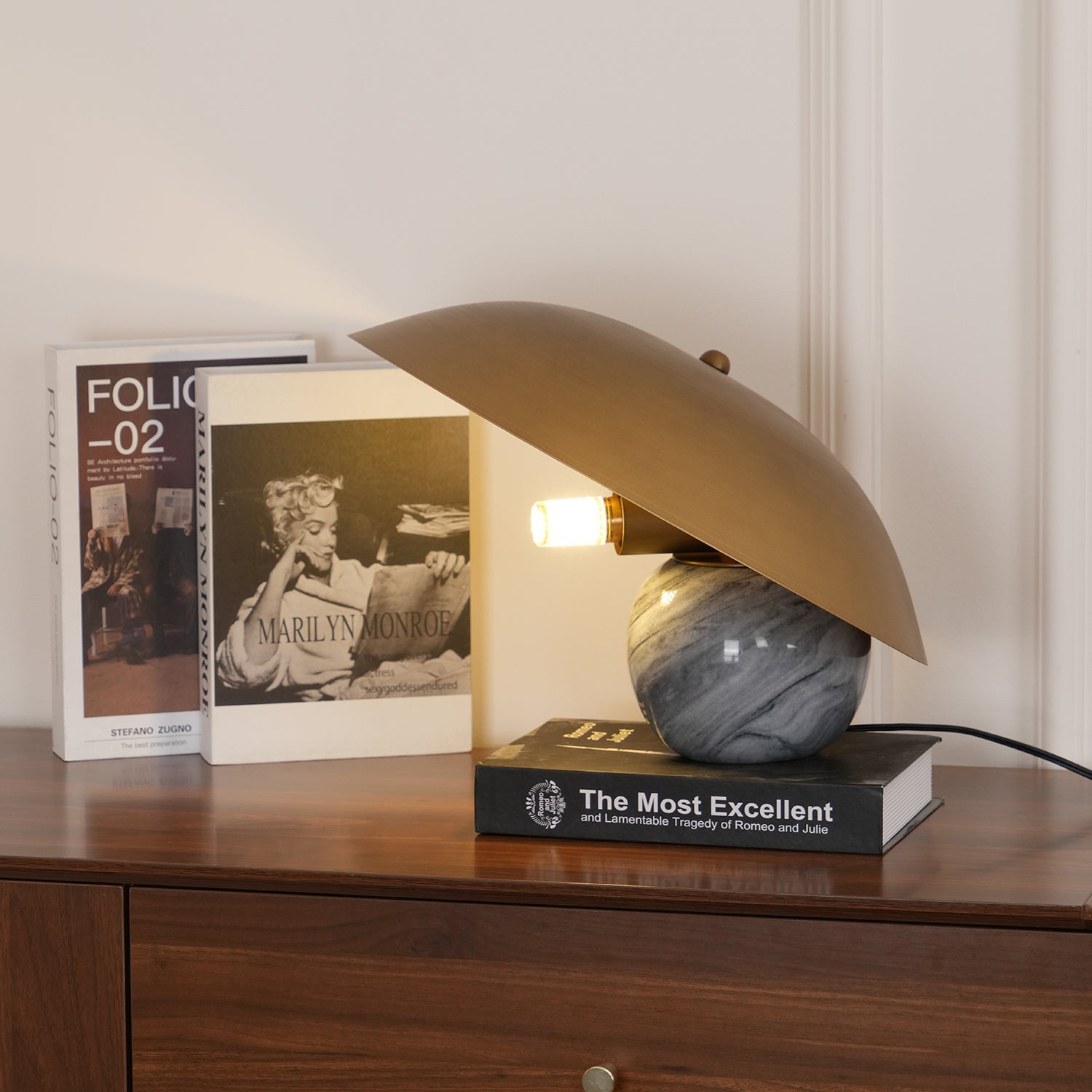 Formosa Marble Table Lamp - Blowlighting