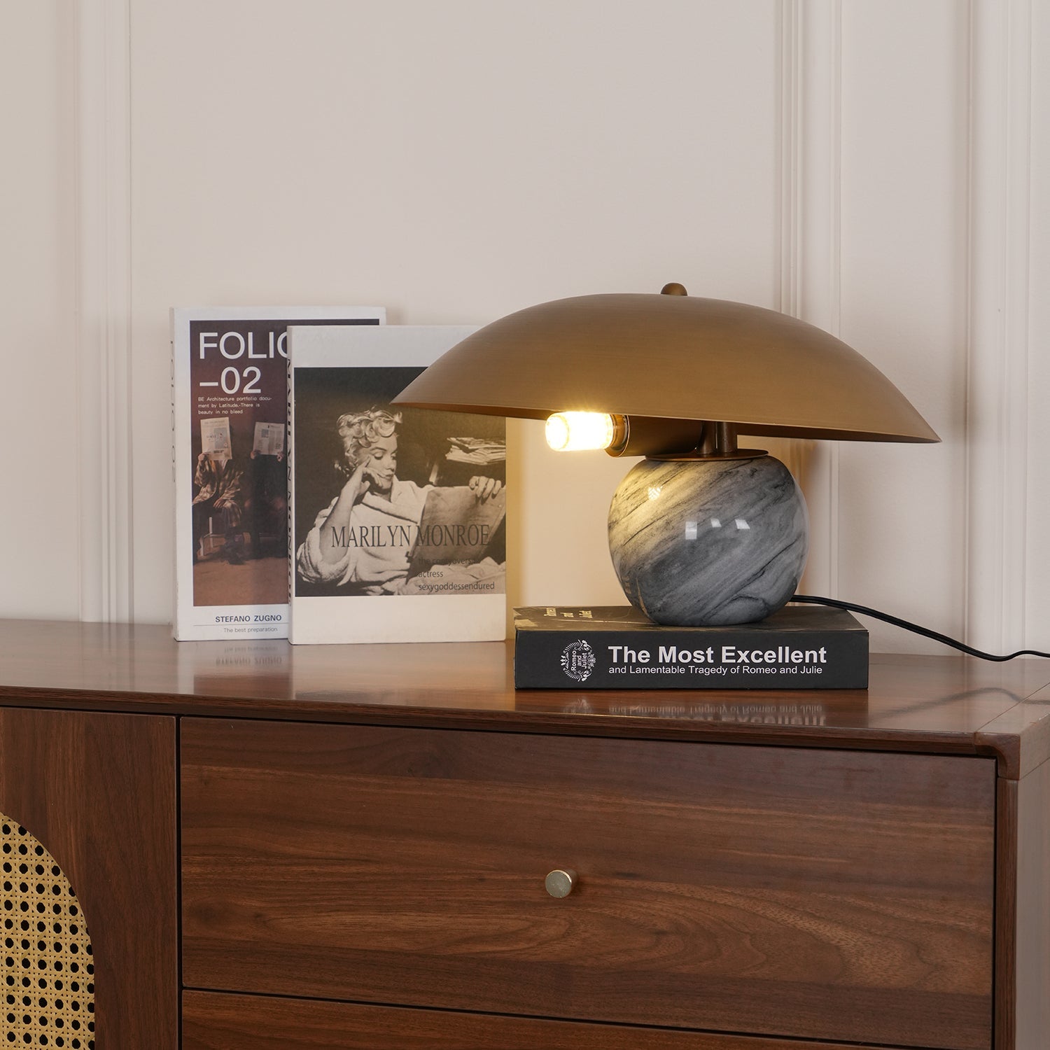 Formosa Marble Table Lamp - Blowlighting
