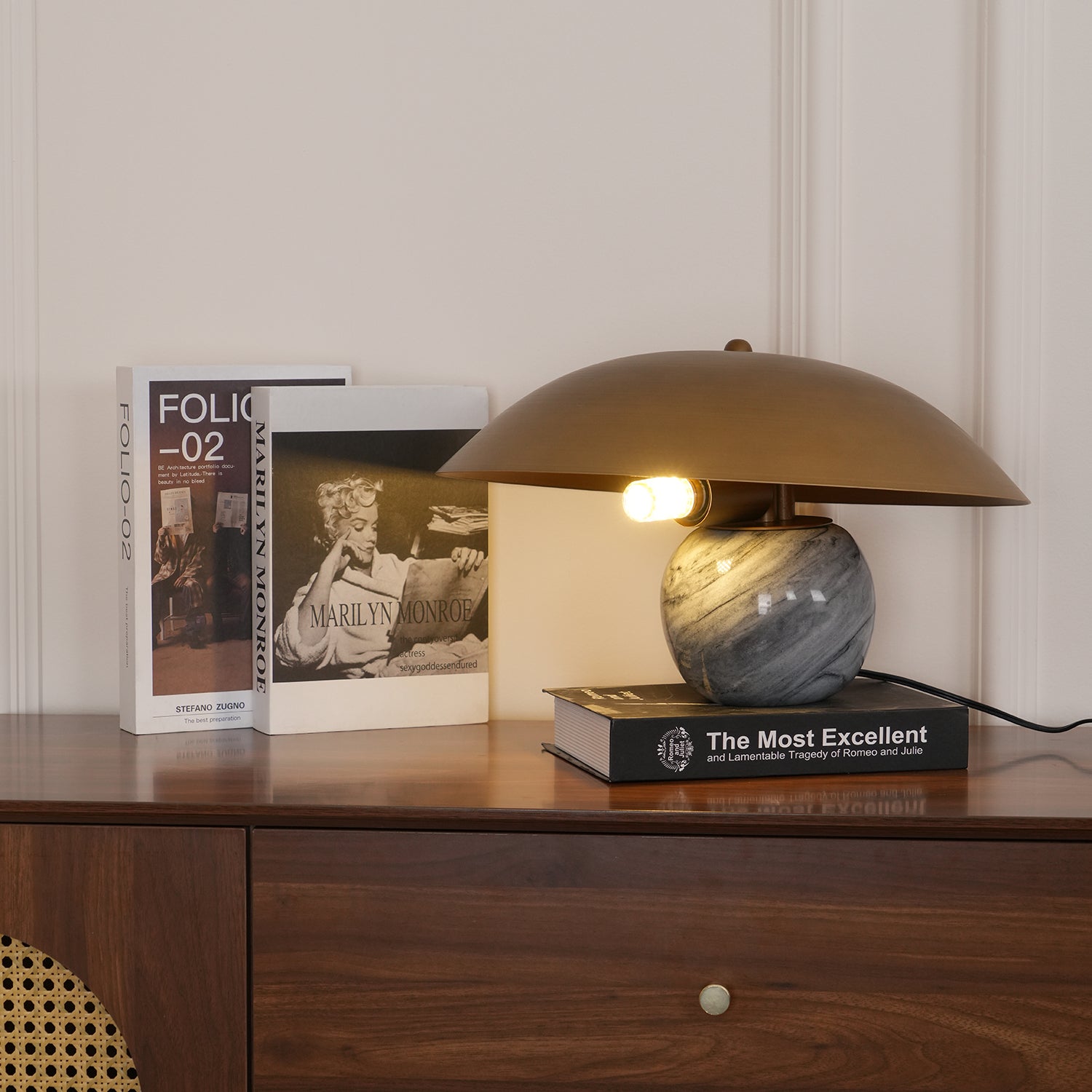 Formosa Marble Table Lamp - Blowlighting