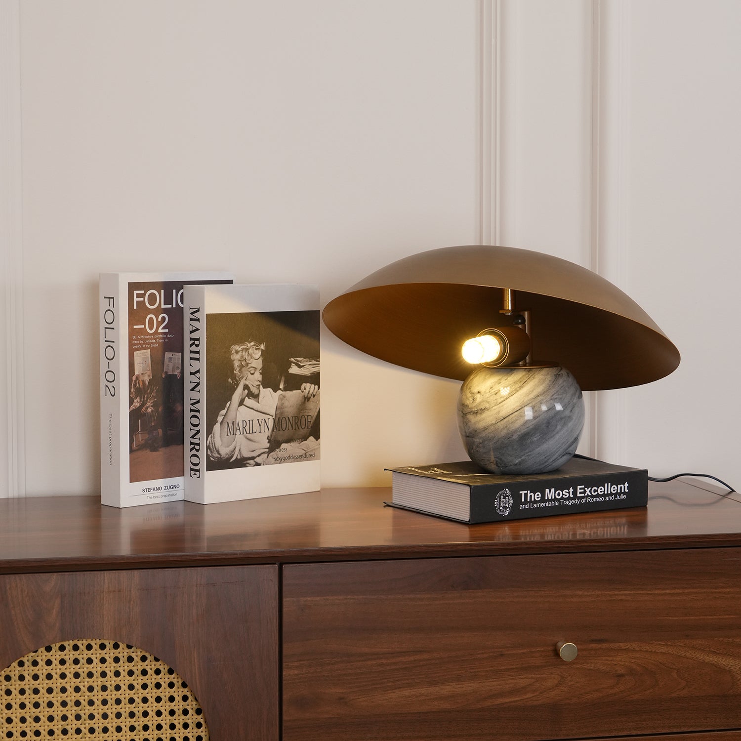 Formosa Marble Table Lamp - Blowlighting