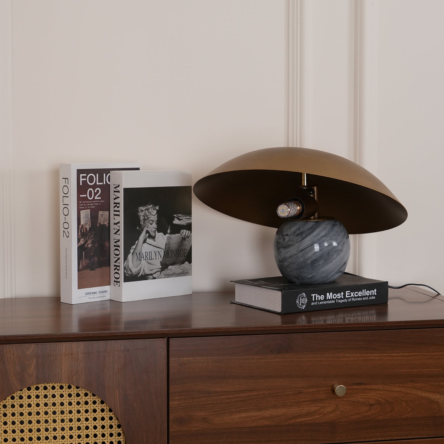 Formosa Marble Table Lamp - Blowlighting