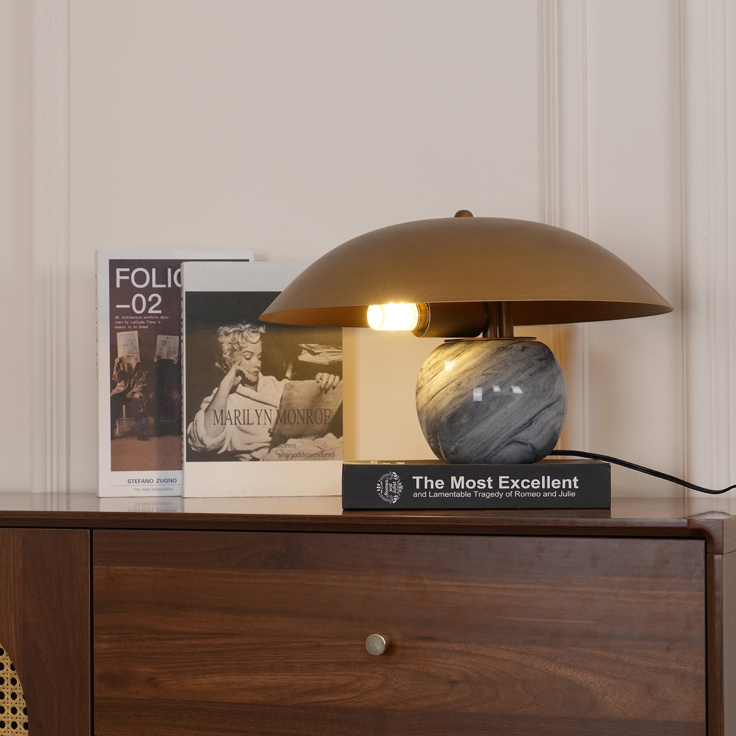 Formosa Marble Table Lamp - Blowlighting