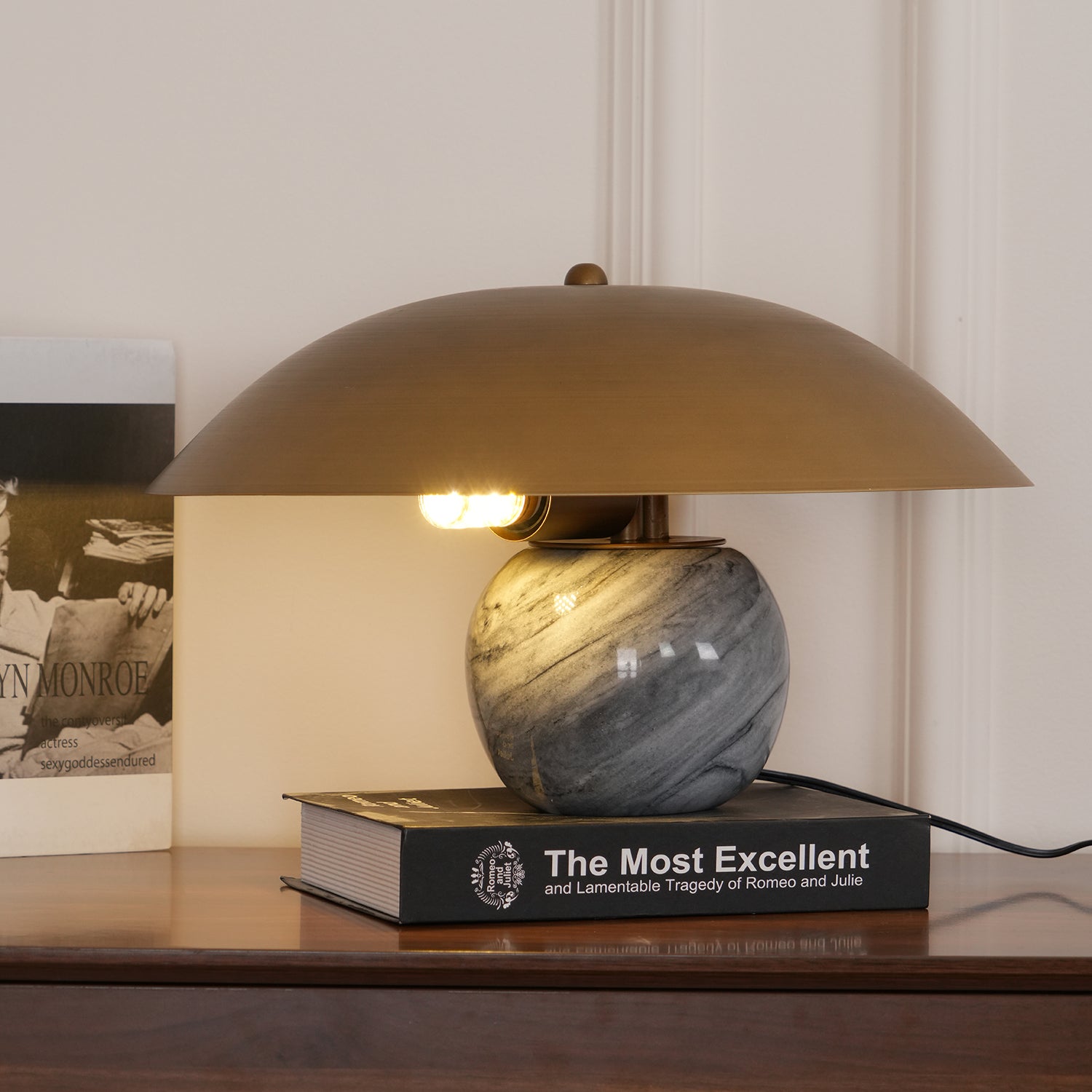 Formosa Marble Table Lamp - Blowlighting
