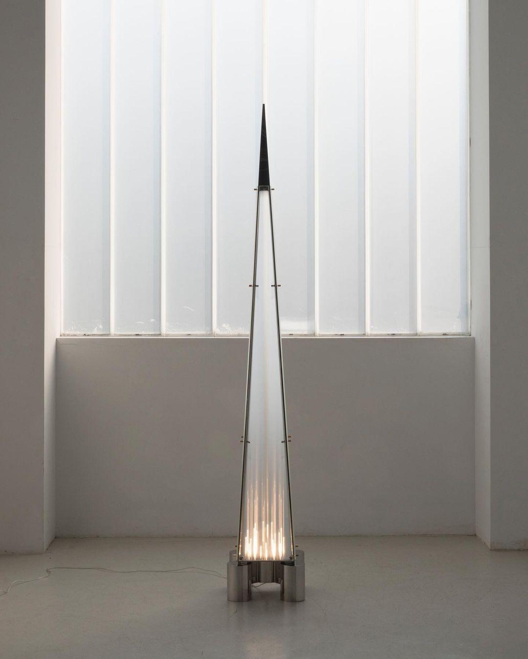 Riley Modern Glass Floor Lamp - Blowlighting