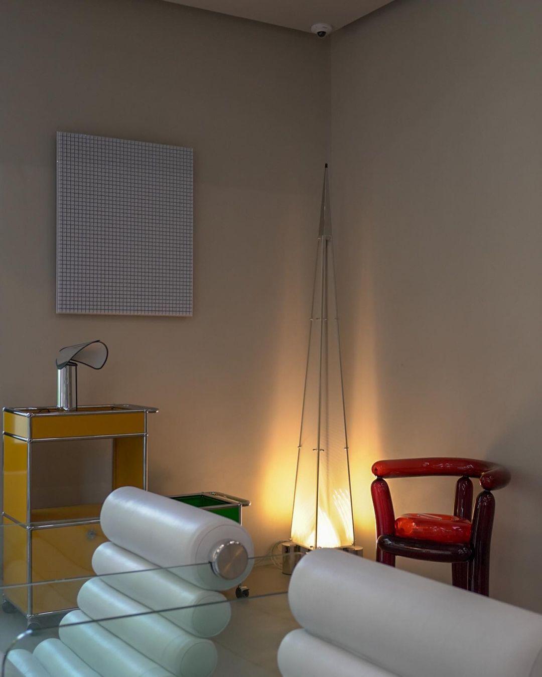 Riley Modern Glass Floor Lamp - Blowlighting