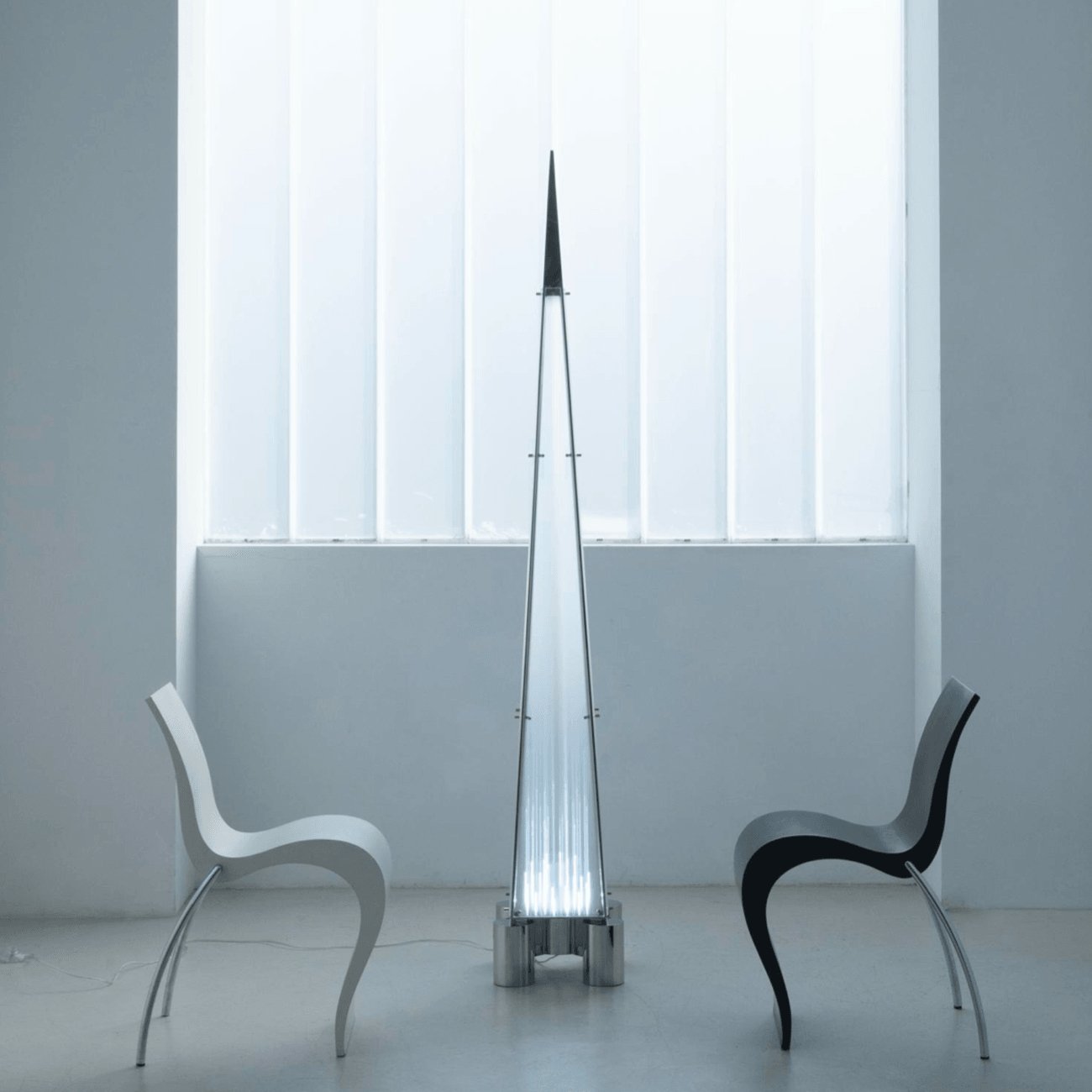 Riley Modern Glass Floor Lamp - Blowlighting