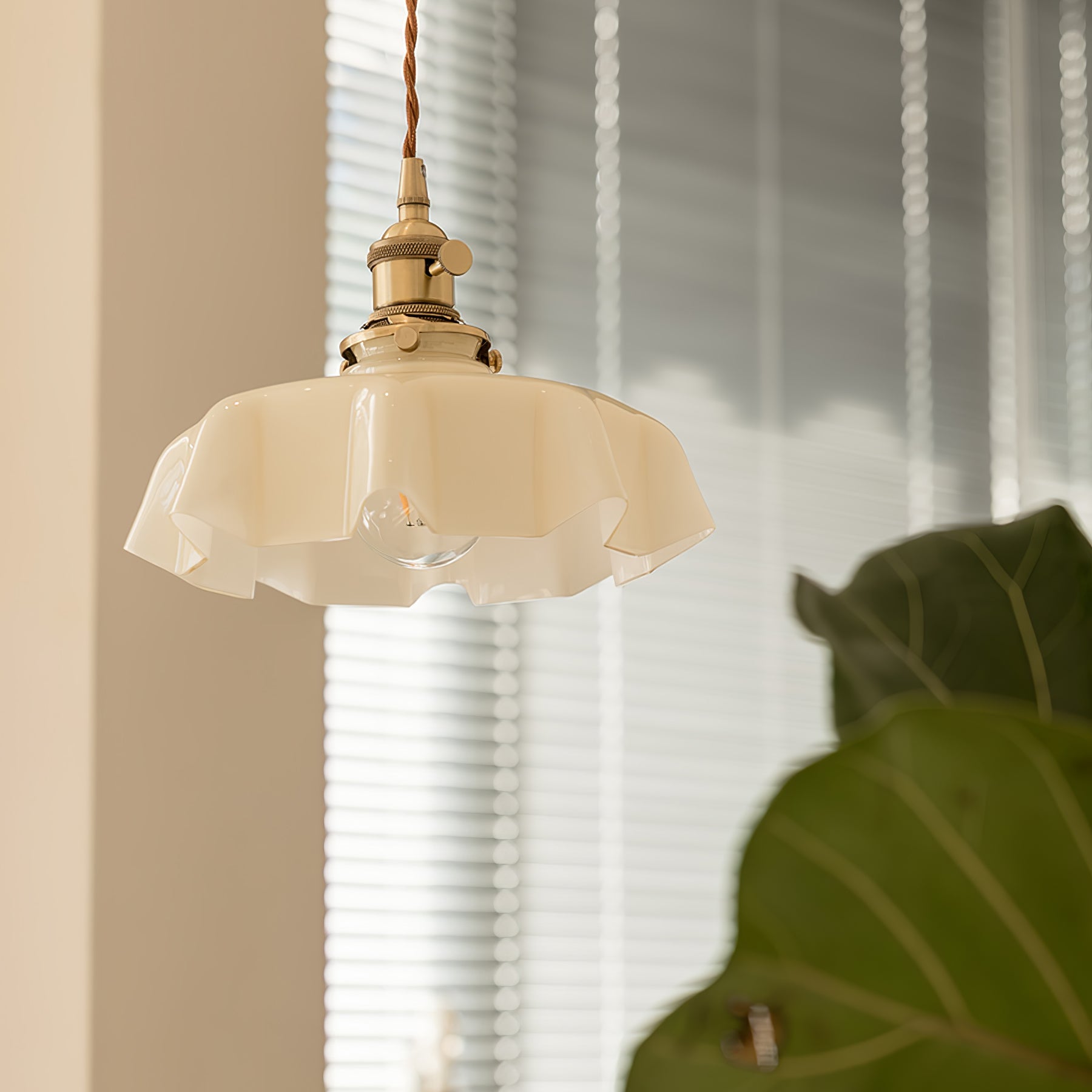 French Flower Pendant Light - Blowlighting