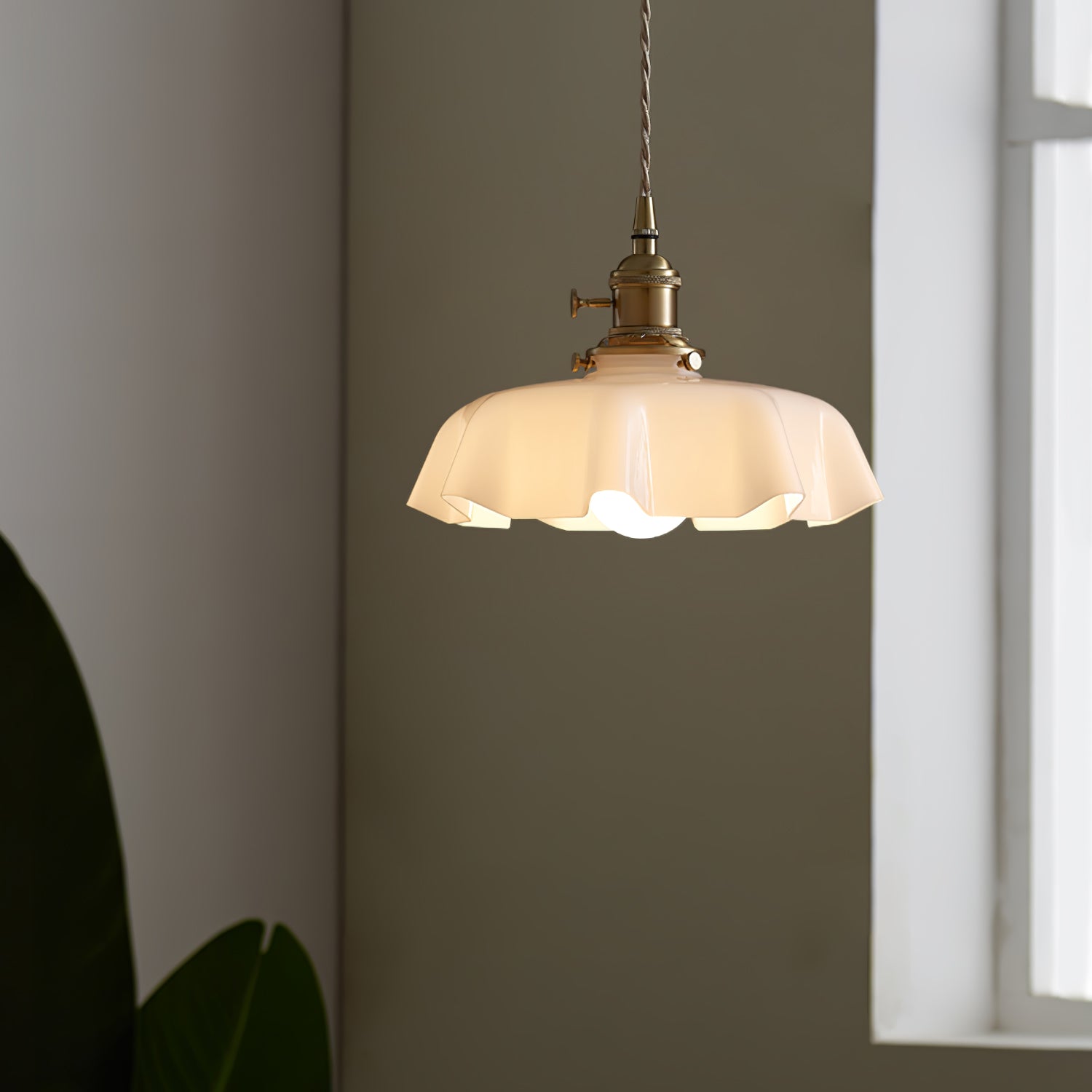 French Flower Pendant Light - Blowlighting