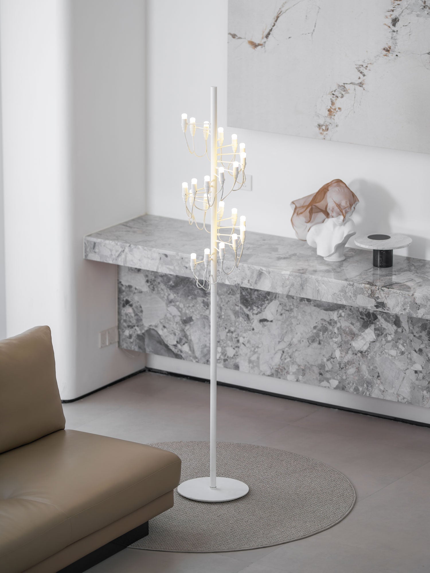 Olliryra Sculptural Steel Floor Lamp - Blowlighting