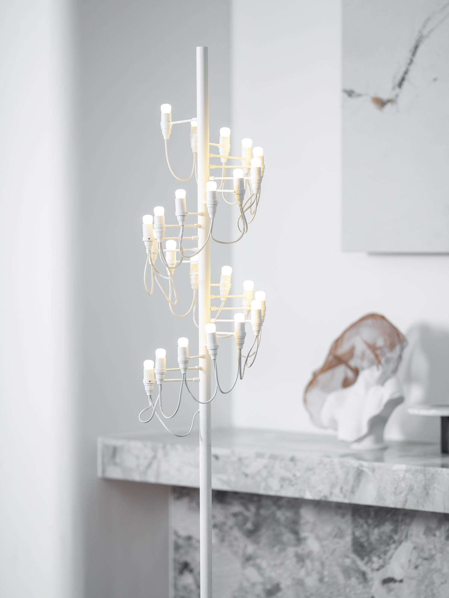 Olliryra Sculptural Steel Floor Lamp - Blowlighting