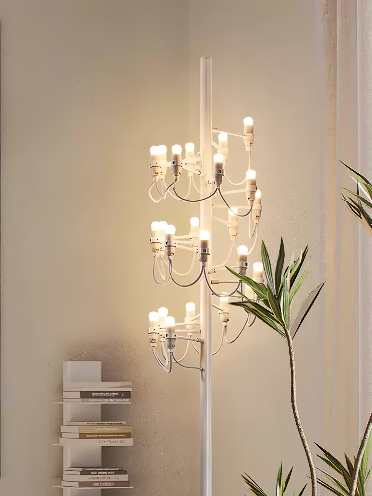 Olliryra Sculptural Steel Floor Lamp - Blowlighting