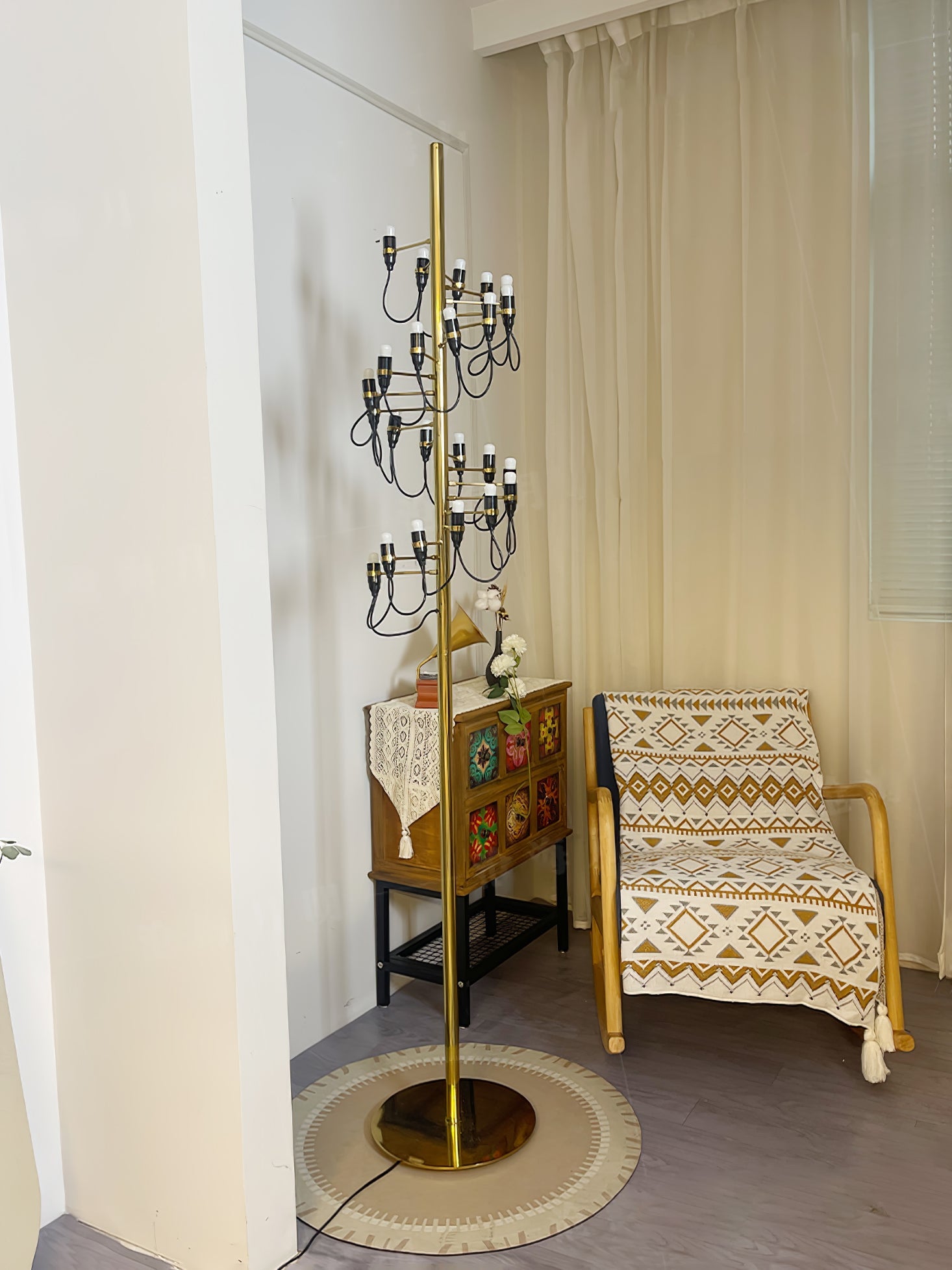Olliryra Sculptural Steel Floor Lamp - Blowlighting