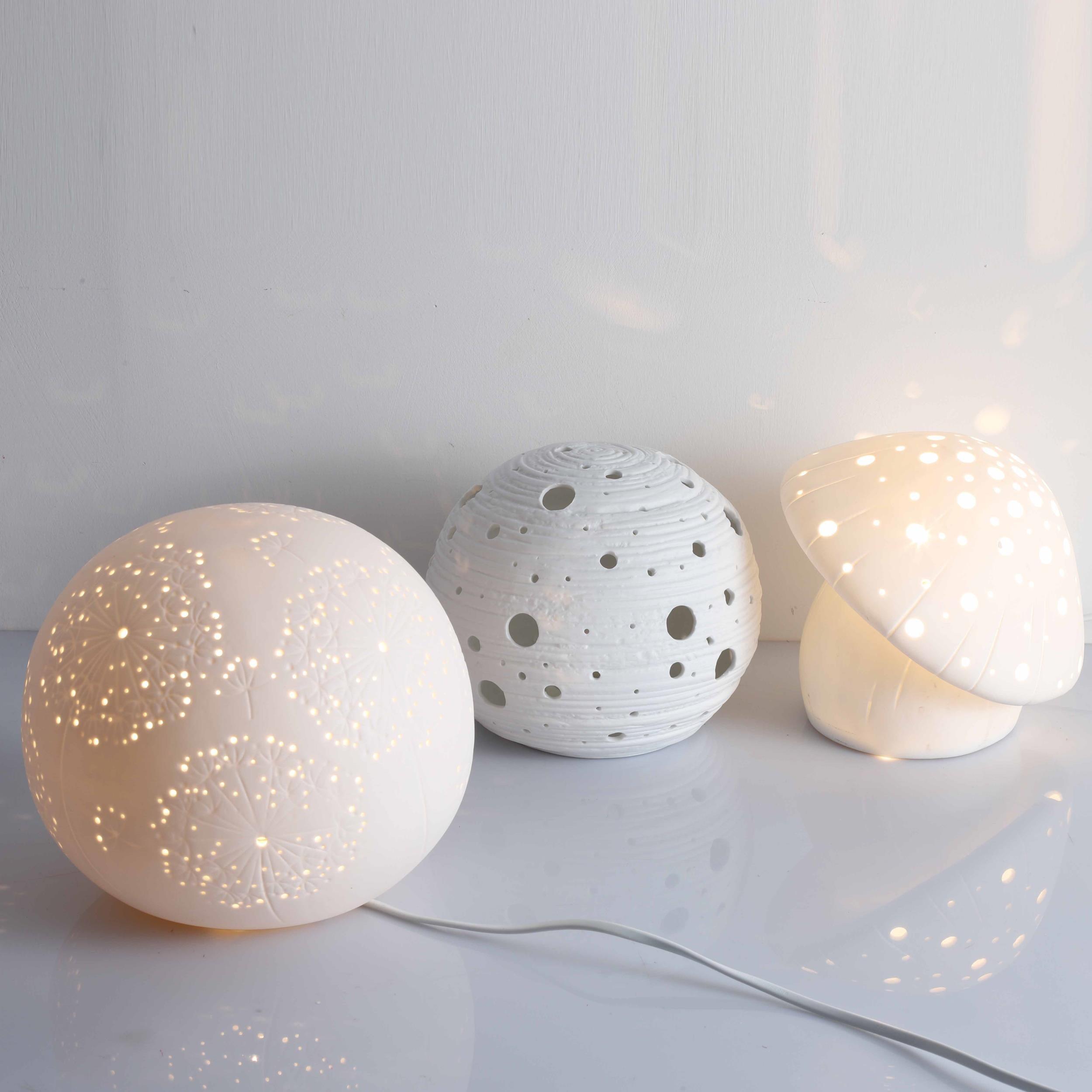 Fungo White Table Lamp - Blowlighting