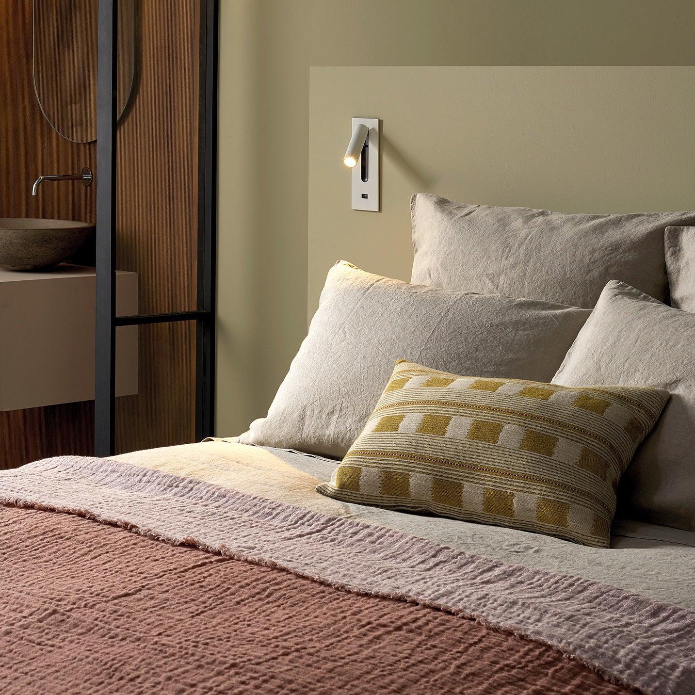 Folded Back Bedside Wall Lamp - Blowlighting
