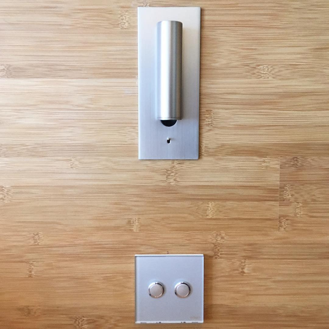 Folded Back Bedside Wall Lamp - Blowlighting