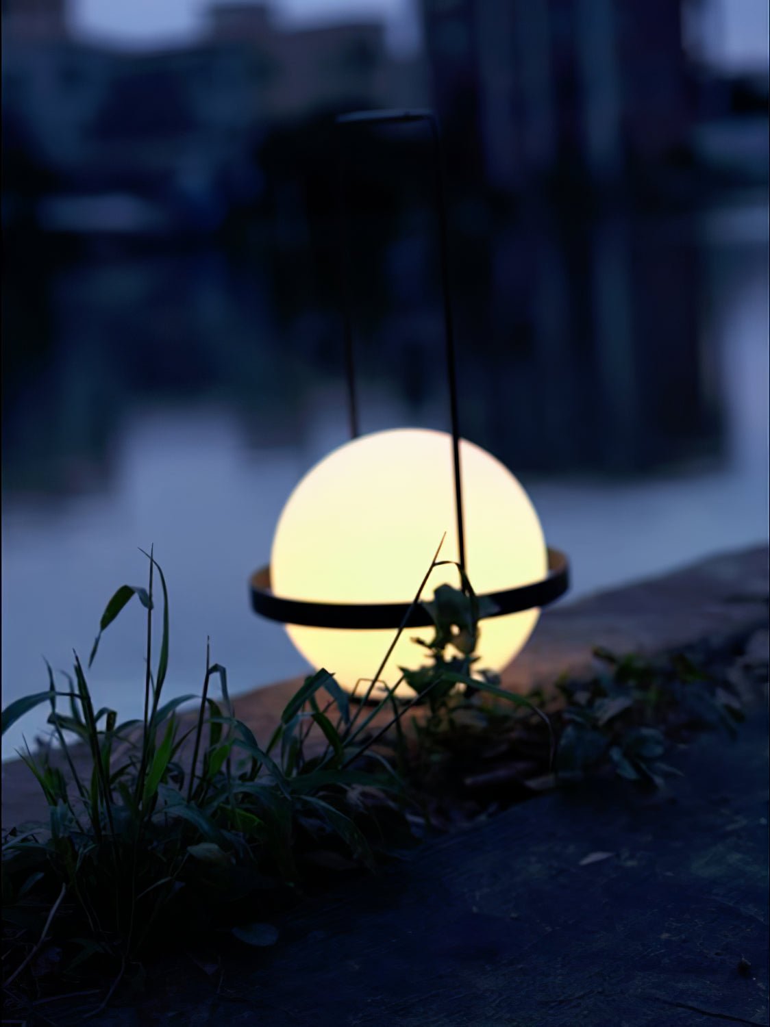 Eric Contemporary Metal Table Lamp - Blowlighting