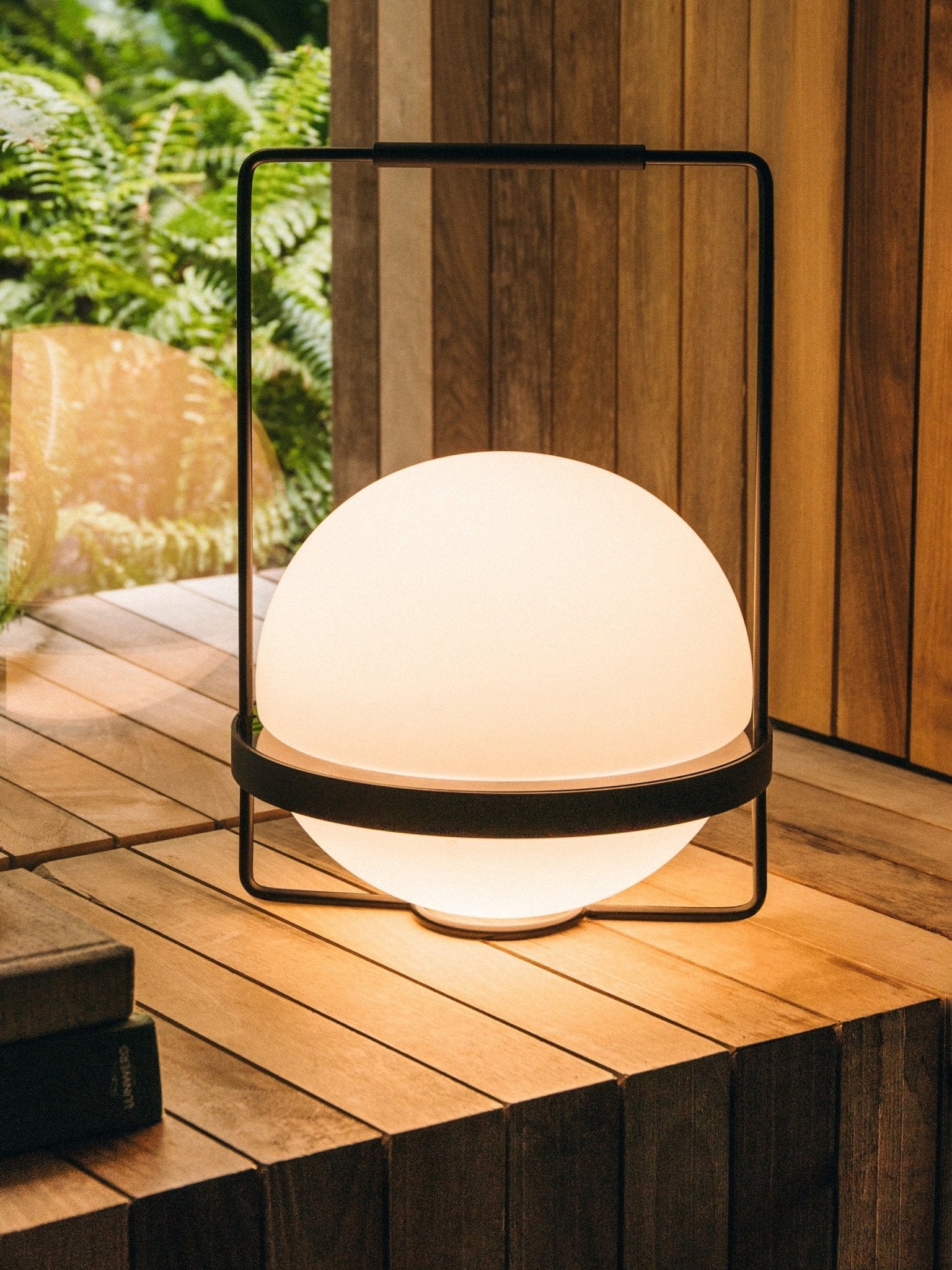 Eric Contemporary Metal Table Lamp - Blowlighting