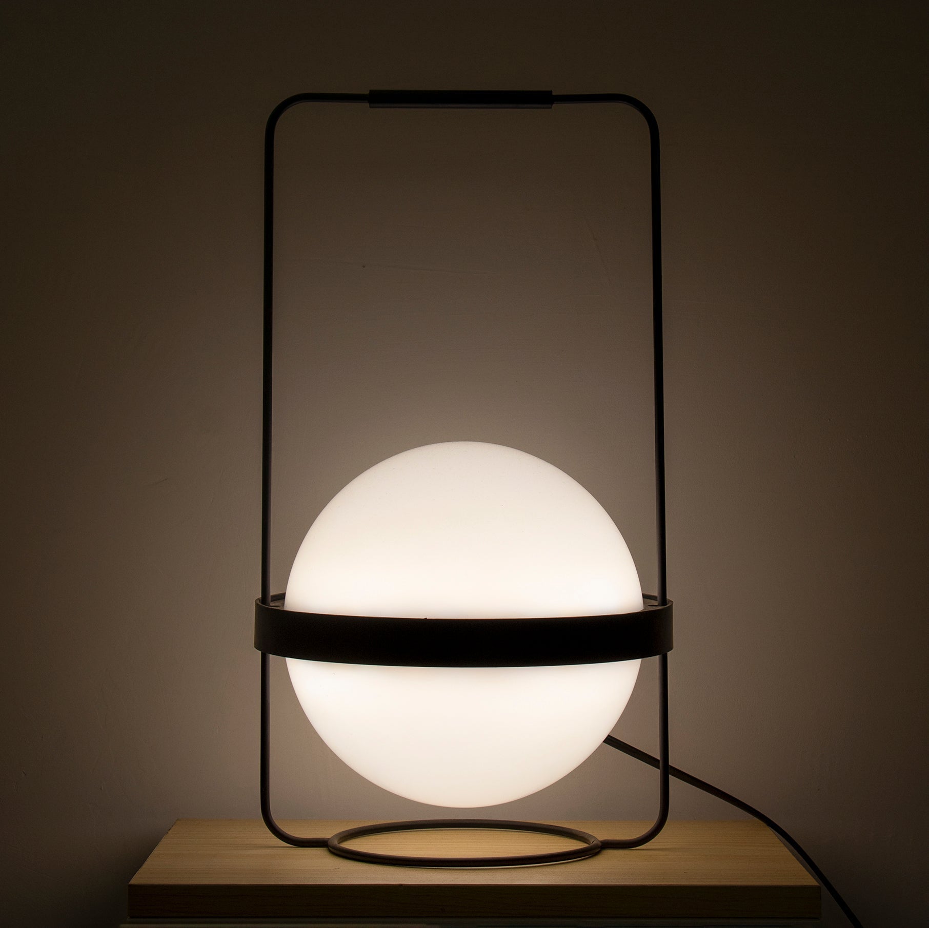 Eric Contemporary Metal Table Lamp - Blowlighting