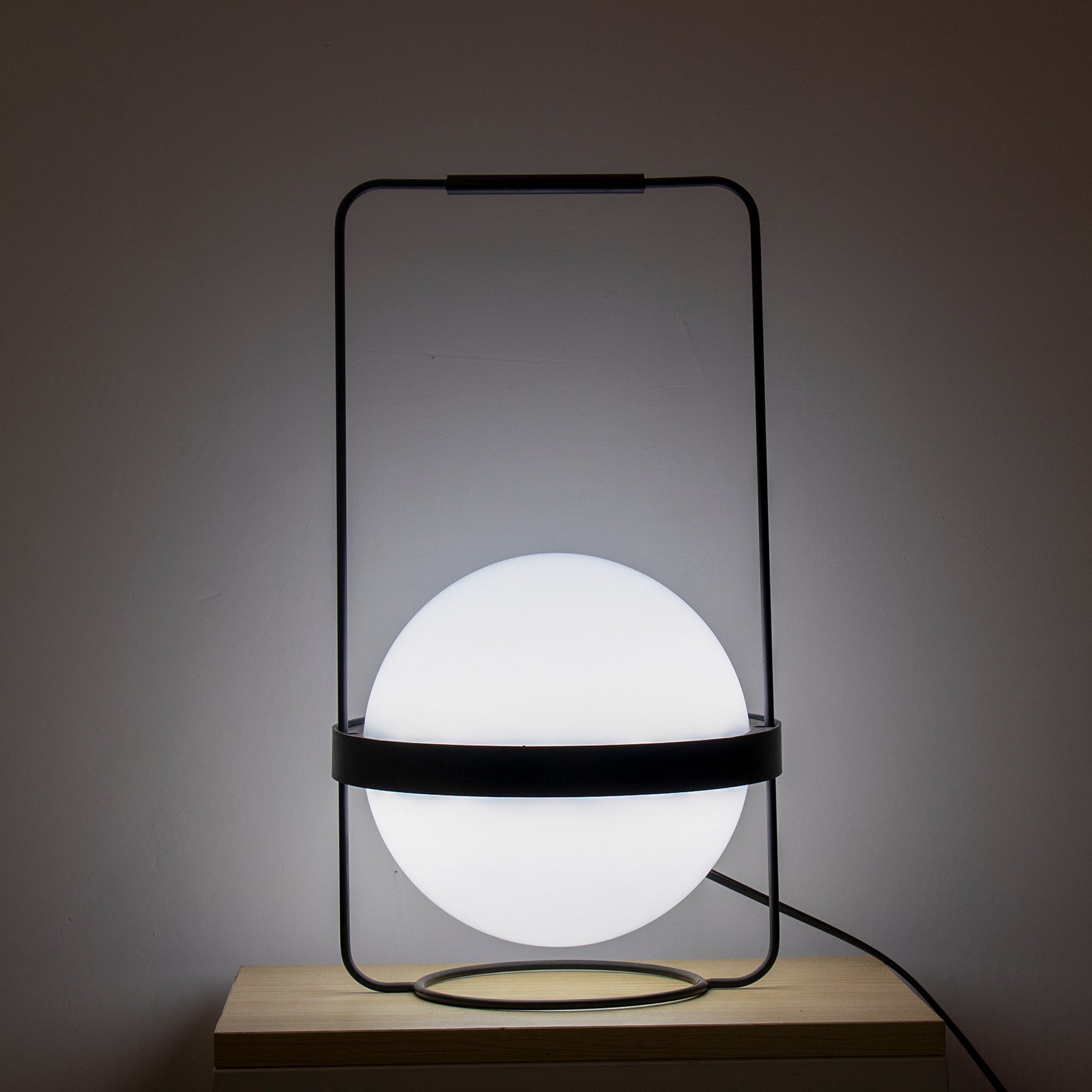 Eric Contemporary Metal Table Lamp - Blowlighting