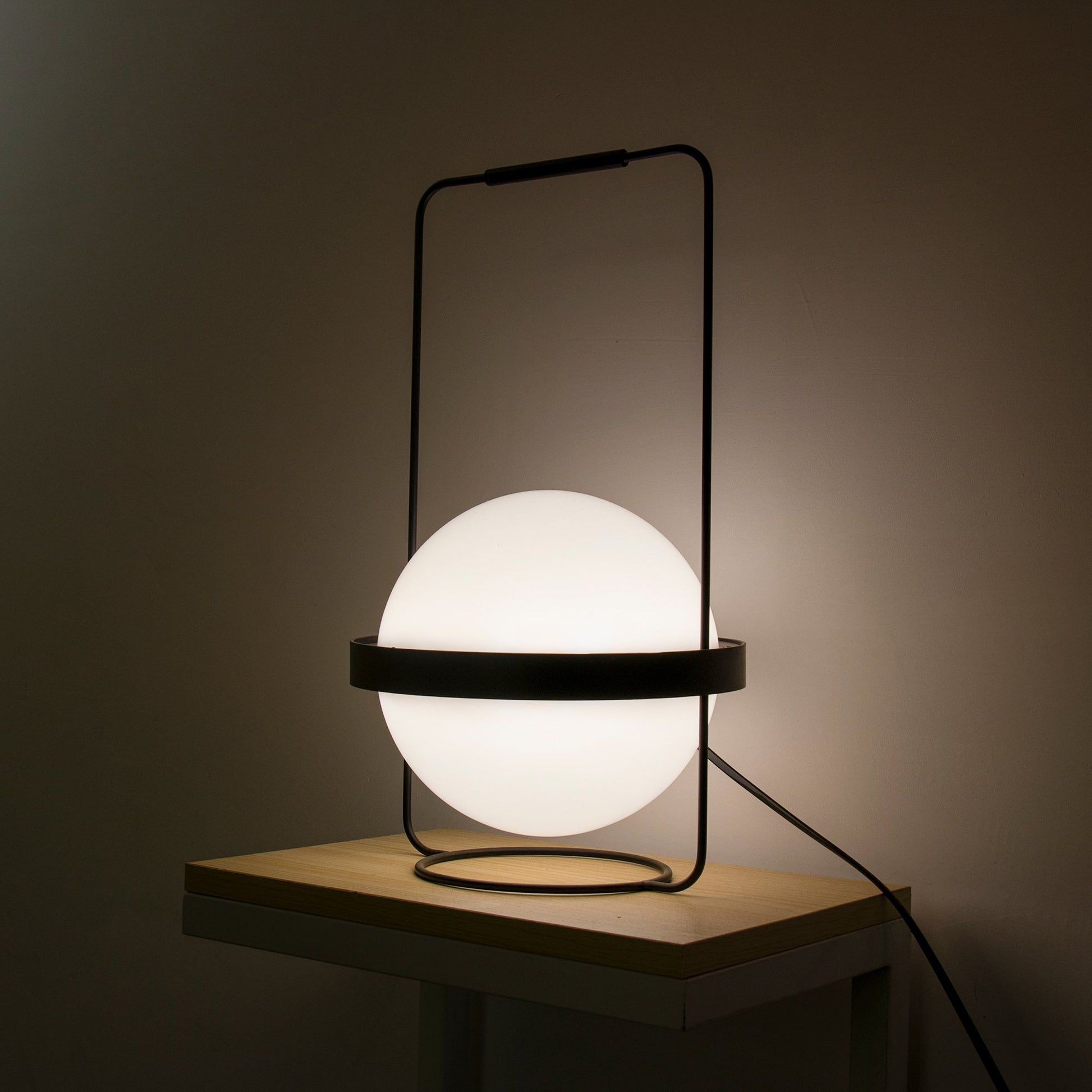 Eric Contemporary Metal Table Lamp - Blowlighting