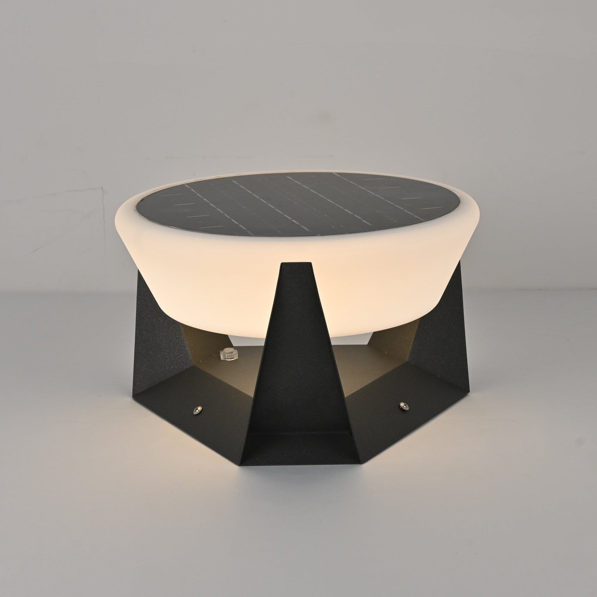 Geobase Solar Outdoor Light - Blowlighting