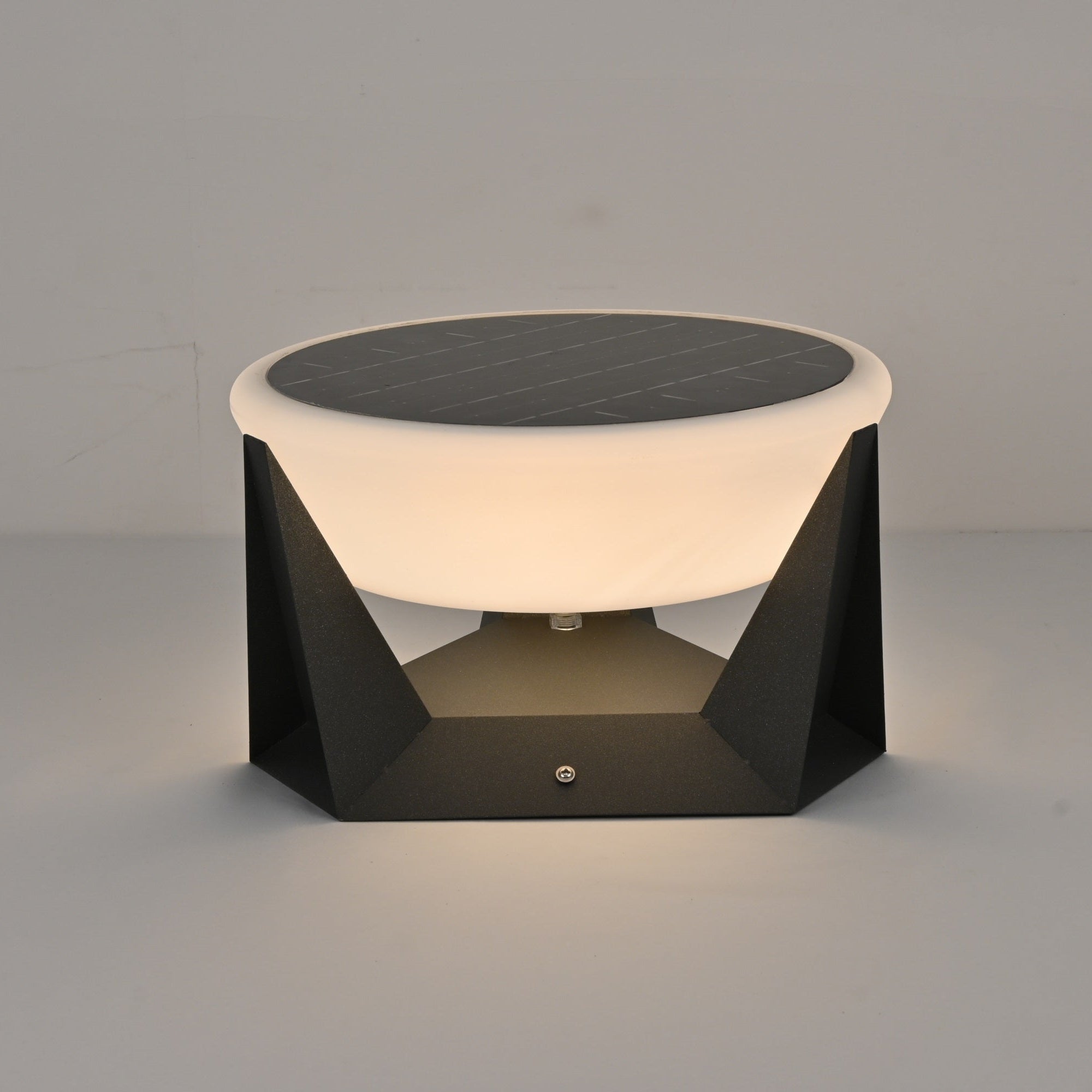 Geobase Solar Outdoor Light - Blowlighting