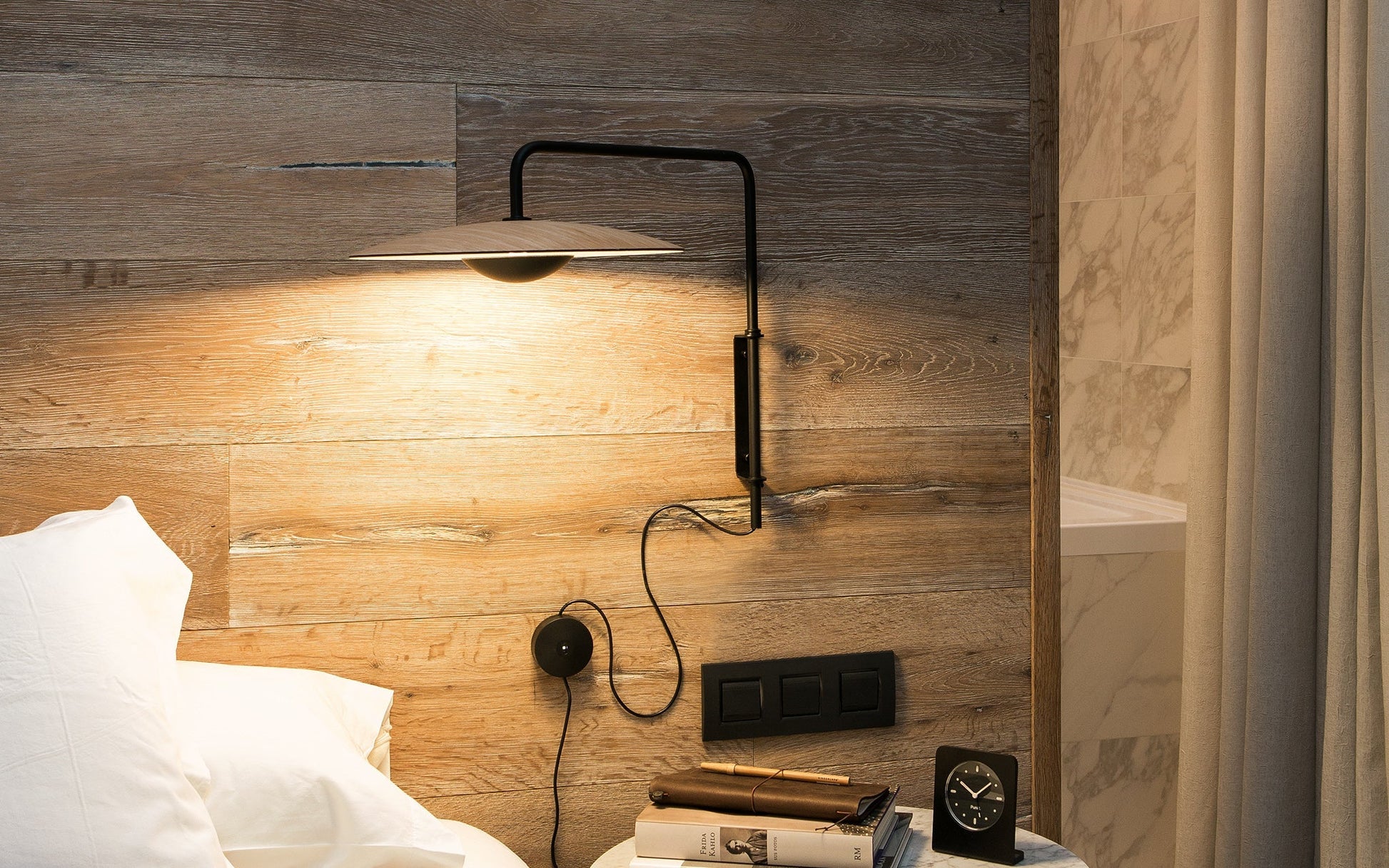 Abnormal Classic Modern Minimalist Plug-In Metal Wall Lamp - Blowlighting