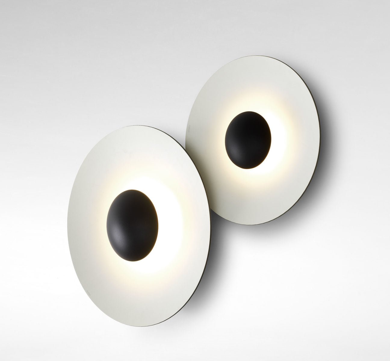 Ginger Modern Minimalist Round Metal Wall Lamp - Blowlighting