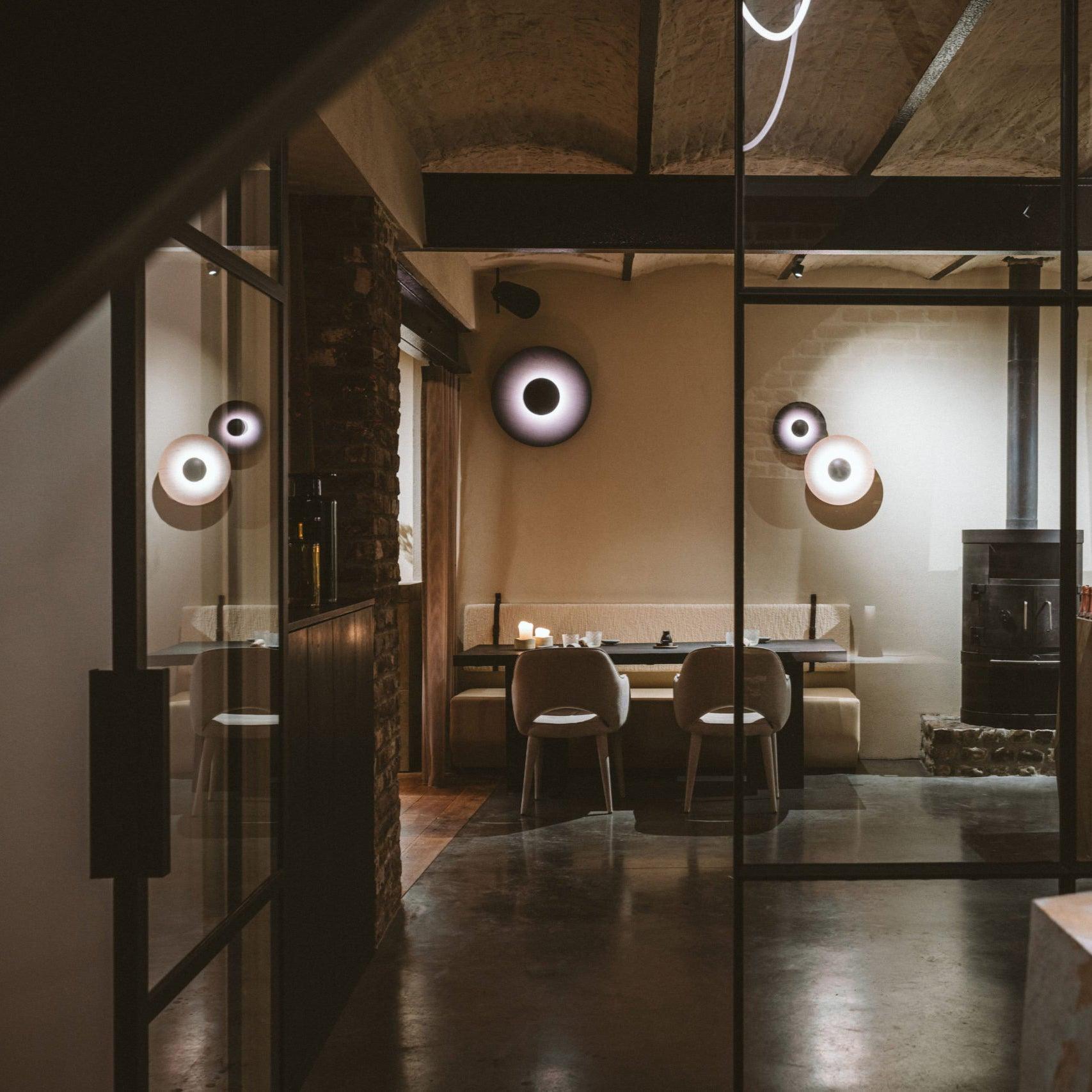 Simplicity Glow Plug-in Wall Light - Blowlighting