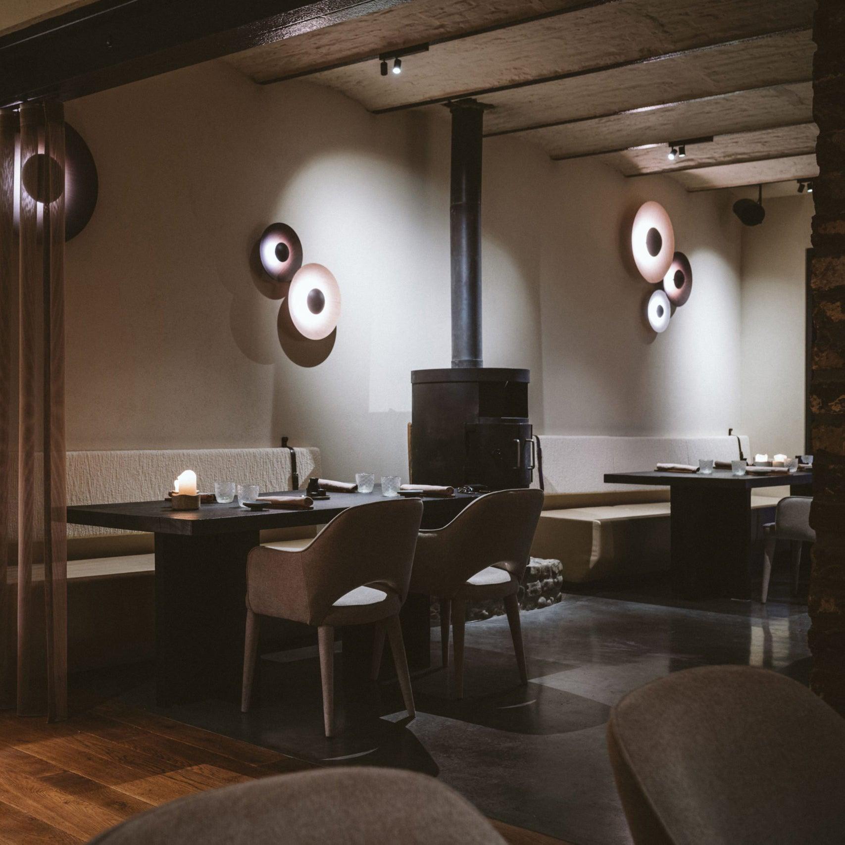 Simplicity Glow Plug-in Wall Light - Blowlighting