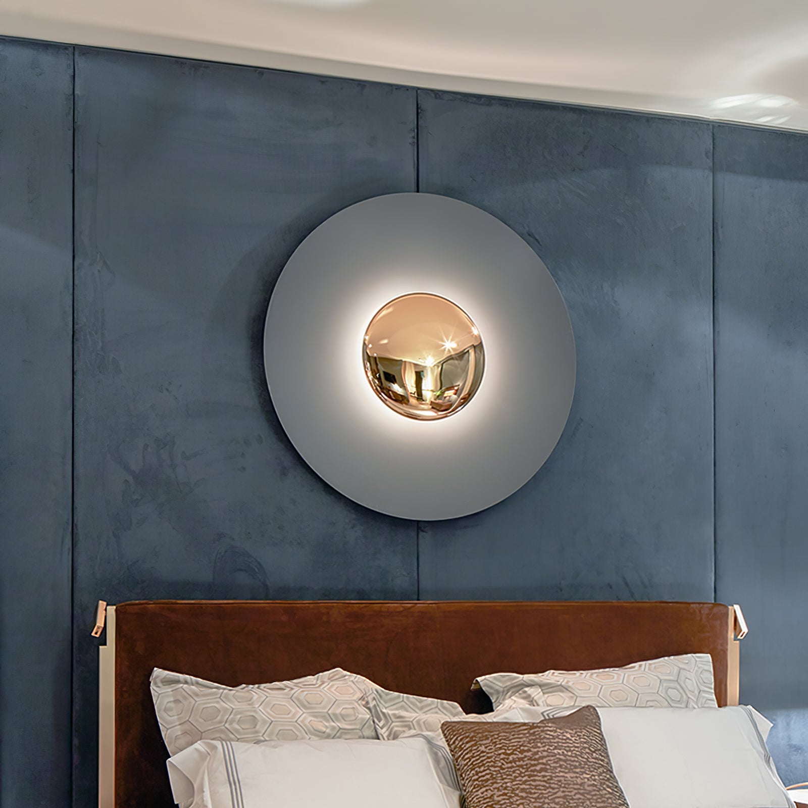 Simplicity Glow Plug-in Wall Light - Blowlighting