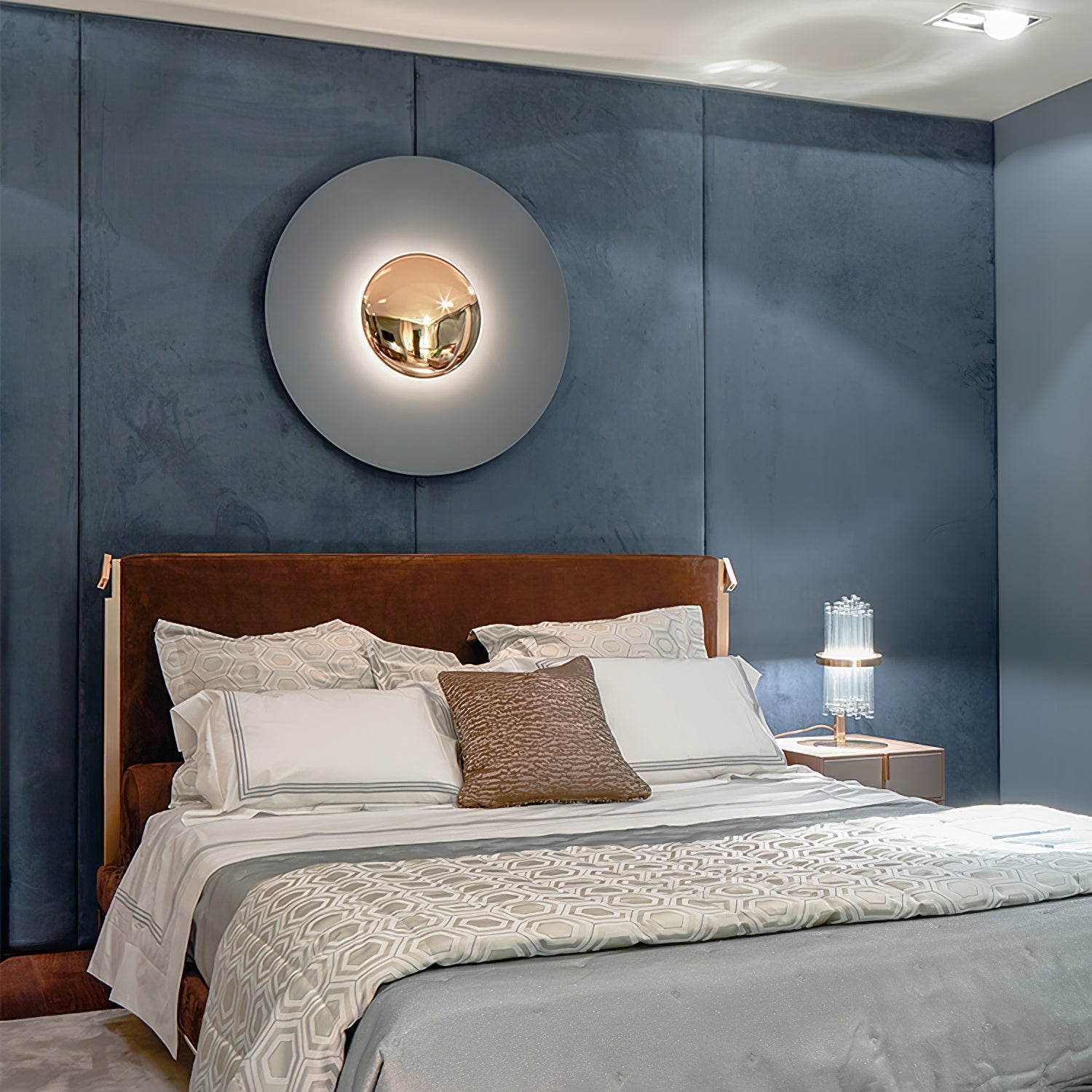 Simplicity Glow Plug-in Wall Light - Blowlighting