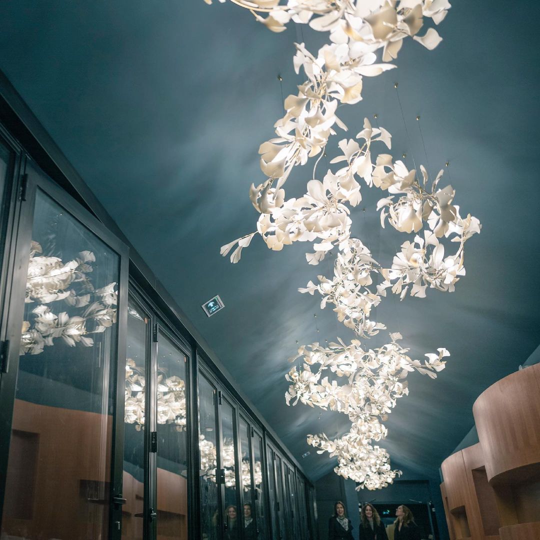 Eurzoris Gingko Metal Leaf Chandelier - Blowlighting