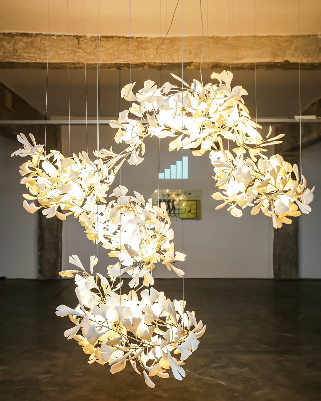 Eurzoris Gingko Metal Leaf Chandelier - Blowlighting