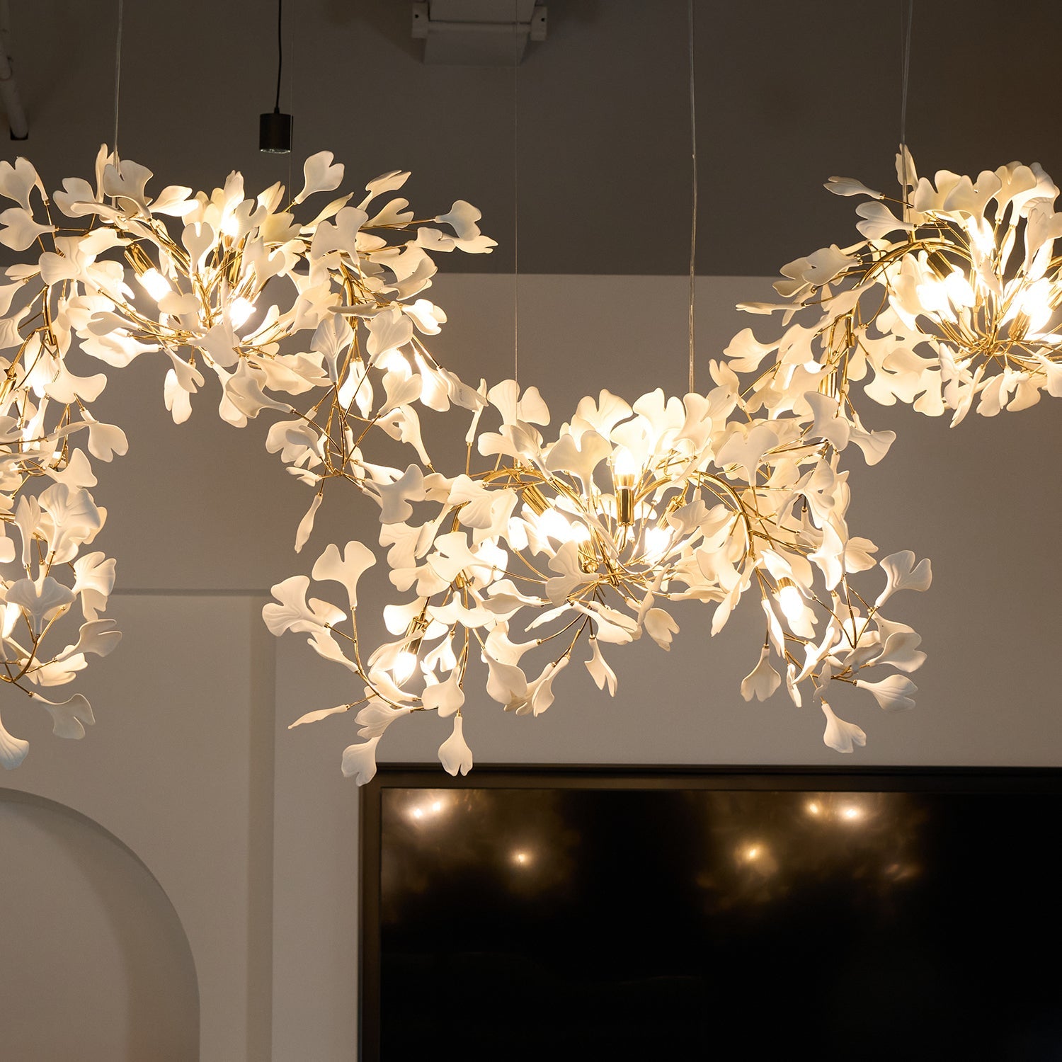Gingko Chandelier C - Blowlighting
