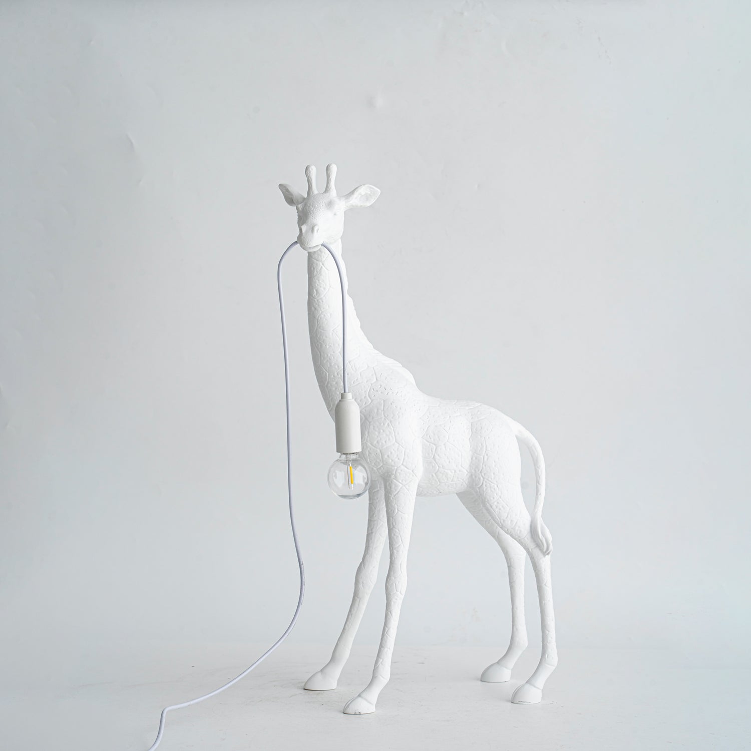Giraffe Royale Sculpture Floor Lamp - Vakkerlight